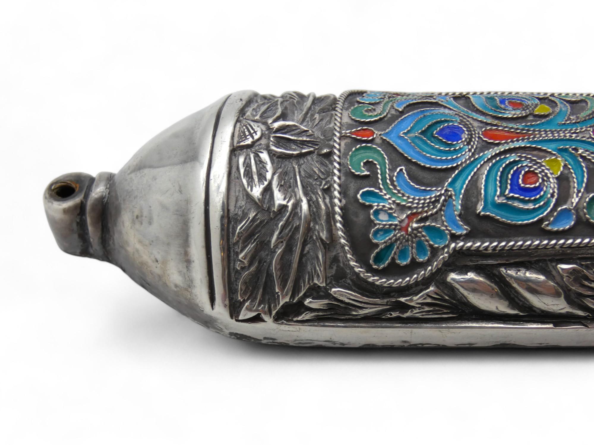 Fine XX secolo Una custodia per Mezuzah in argento e smalto di Henryk Winograd, 1991 in vendita