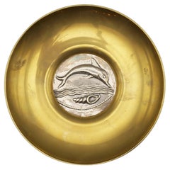 Un plat en argent et doré conçu par Ilianis Lalaounis