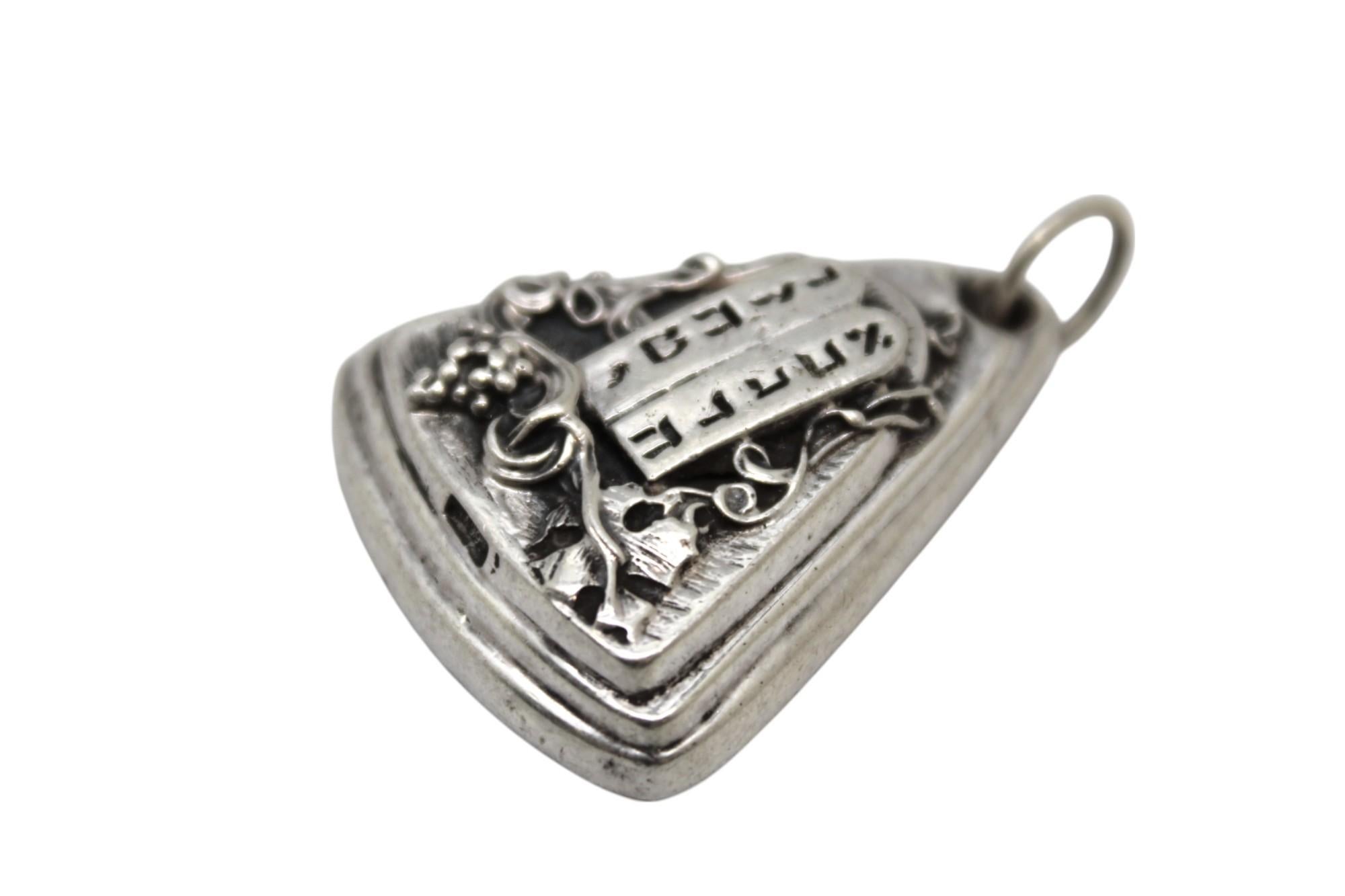 Art Nouveau Ciondolo del Decalogo in argento di Henryk Winograd, Judaica, New York, XX secolo in vendita