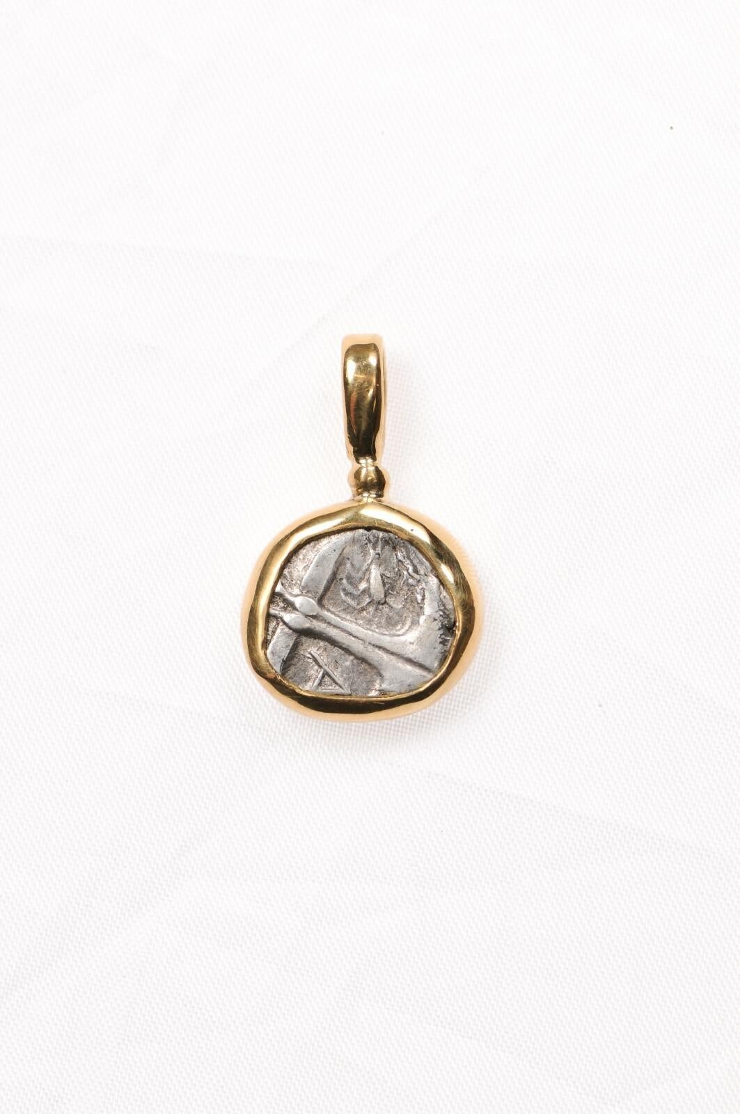 Dracme d'argento - Gorgoneion con finiture in oro 22 carati in vendita 6