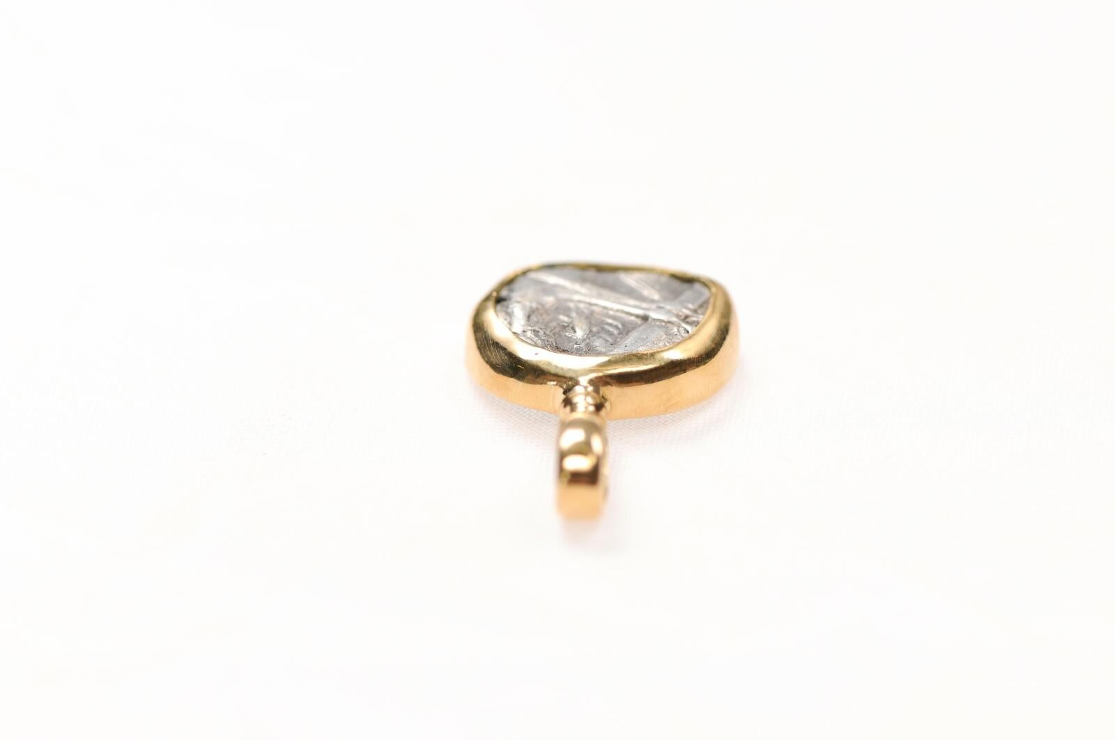 Dracme d'argento - Gorgoneion con finiture in oro 22 carati In condizioni ottime in vendita a Atlanta, GA