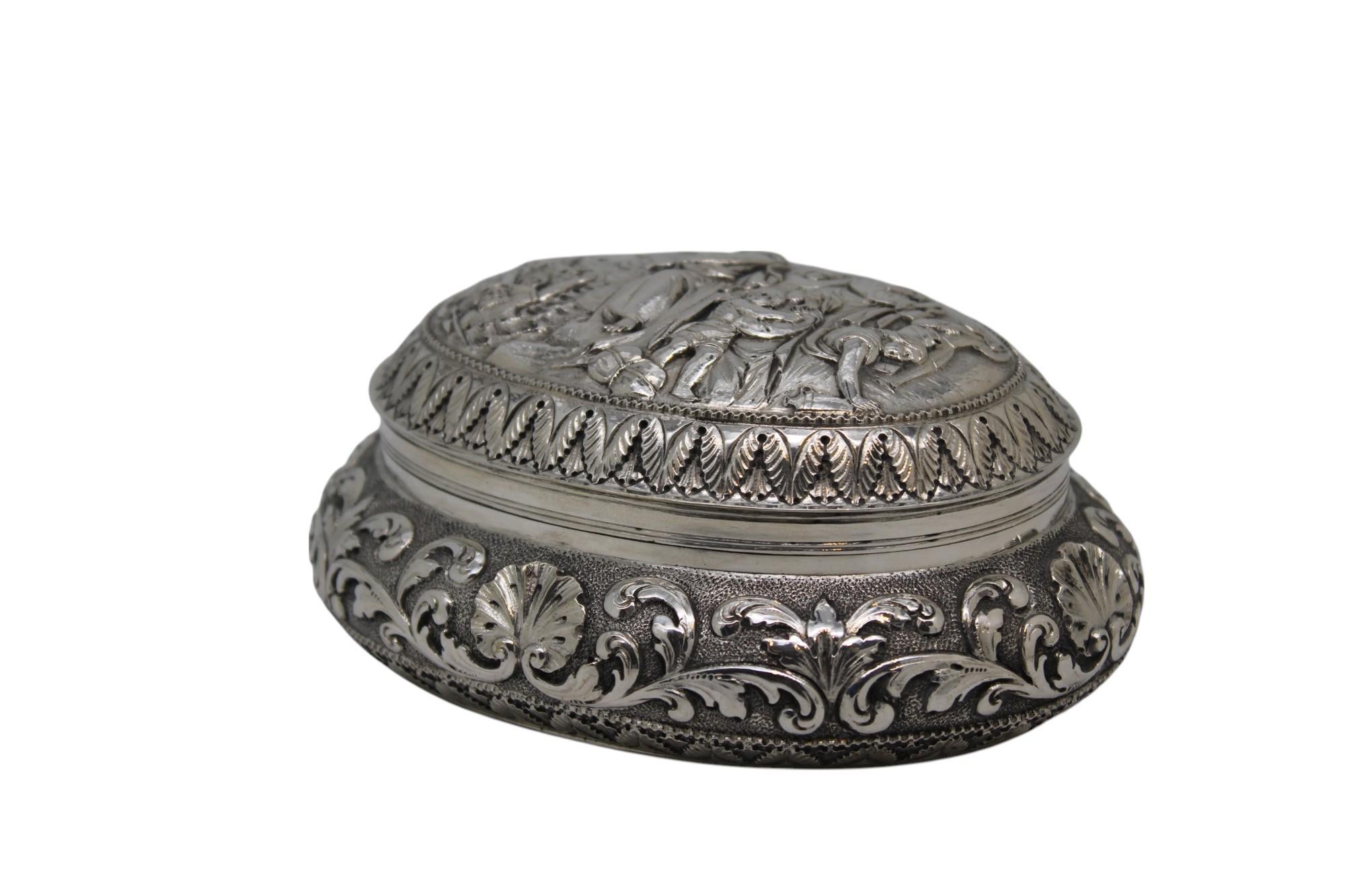 A. Silver Dutch Etrog Box, Niederlande CIRCA 1900 (Frühes 20. Jahrhundert) im Angebot