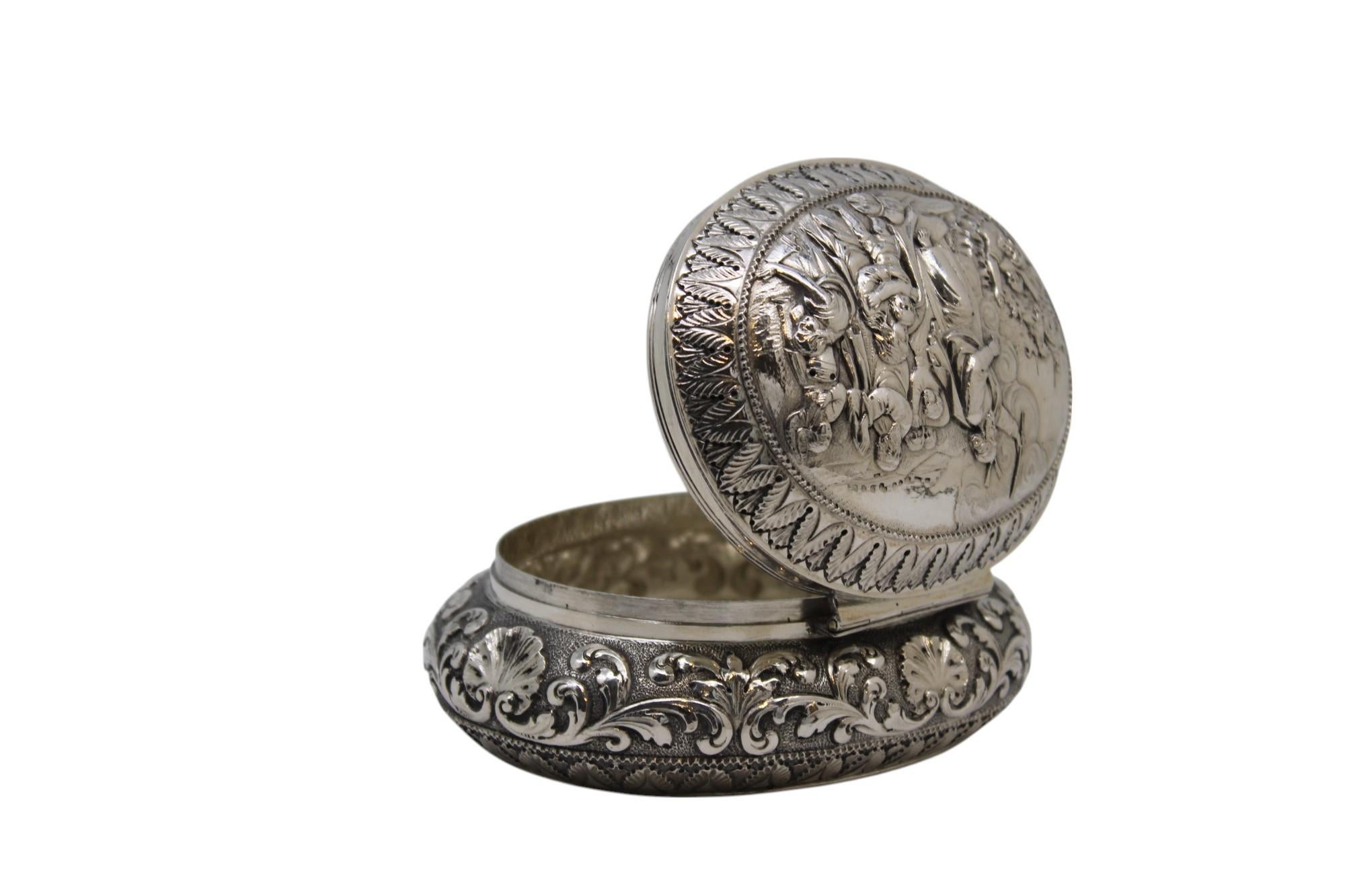 A. Silver Dutch Etrog Box, Niederlande CIRCA 1900 (Silber) im Angebot