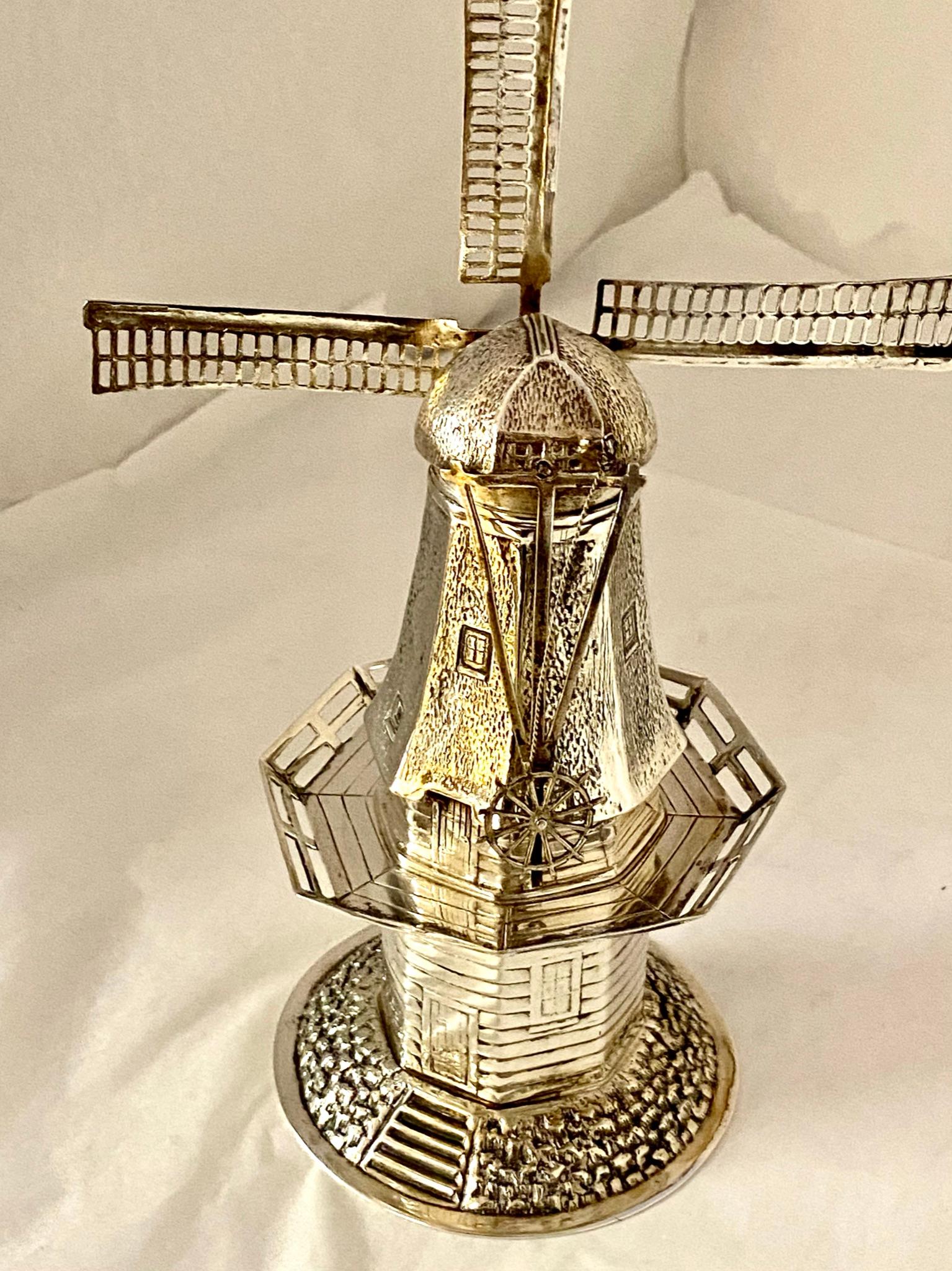 Mulino a vento olandese in argento, 1968, fatto a mano In condizioni buone in vendita a Heerlen, NL