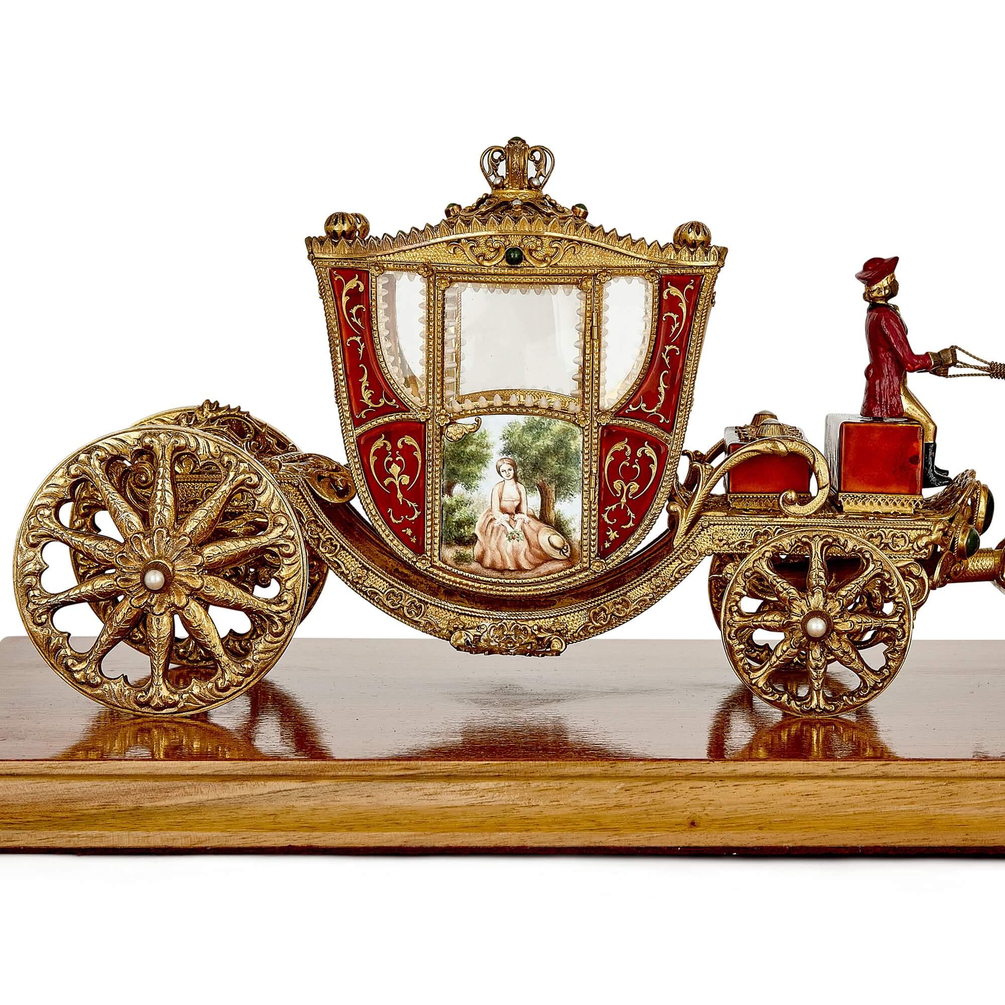 Modèle de chariot de cheval austro-hongrois drapé en argent doré et émail Bon état - En vente à London, GB