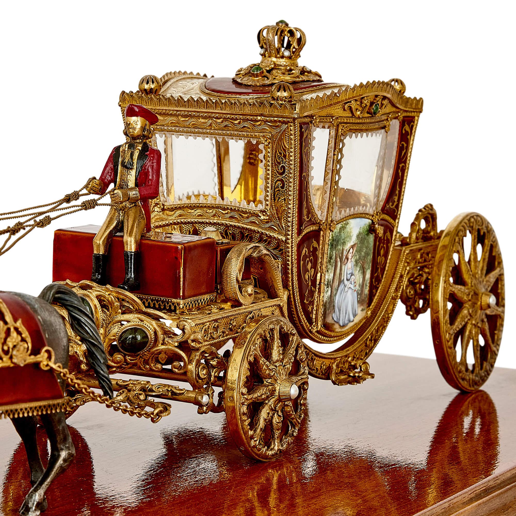 Or Modèle de chariot de cheval austro-hongrois drapé en argent doré et émail en vente