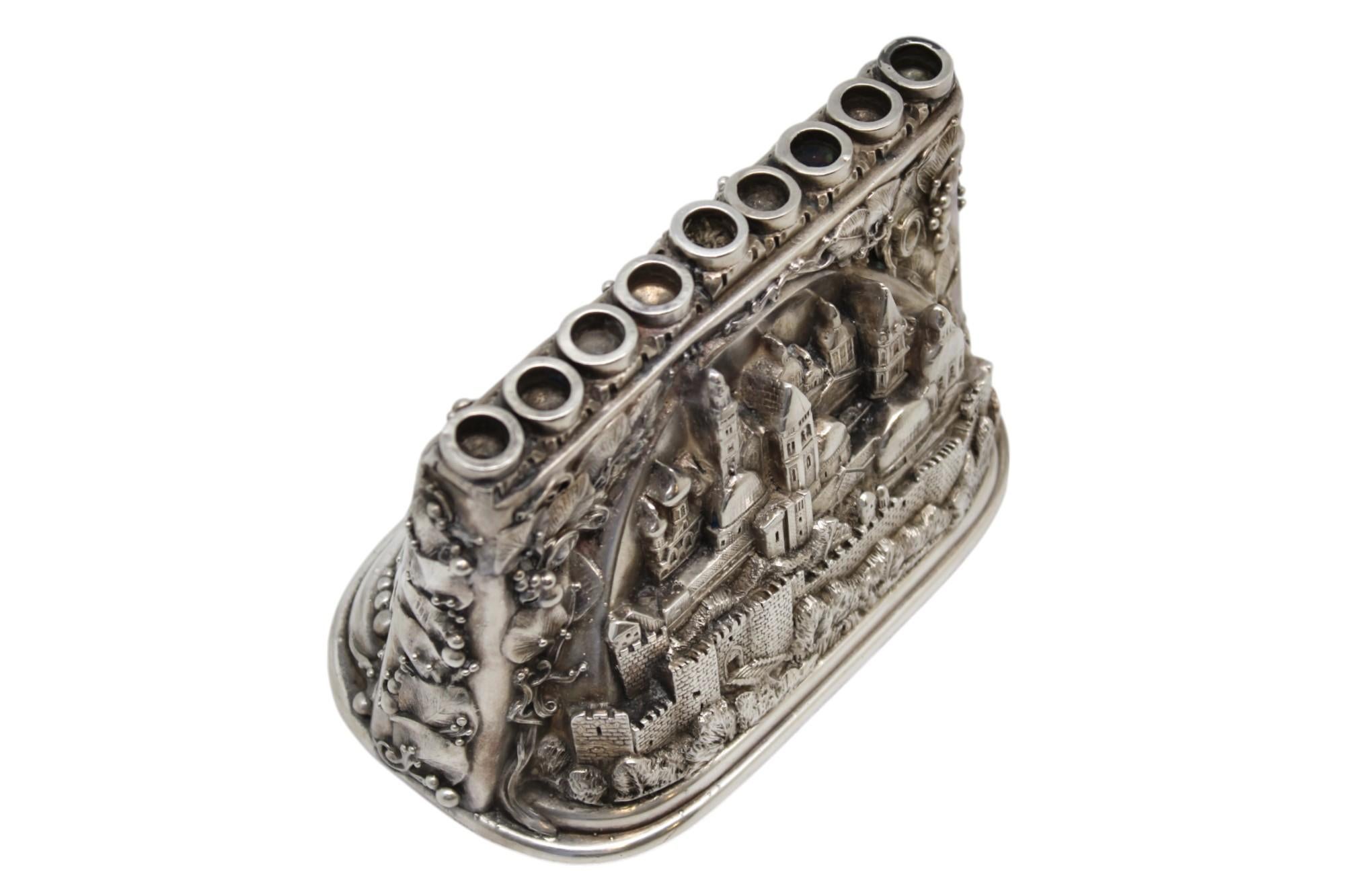 A Silver Hanukkah Lamp, par Henryk Winograd, New York 1991 en vente 4