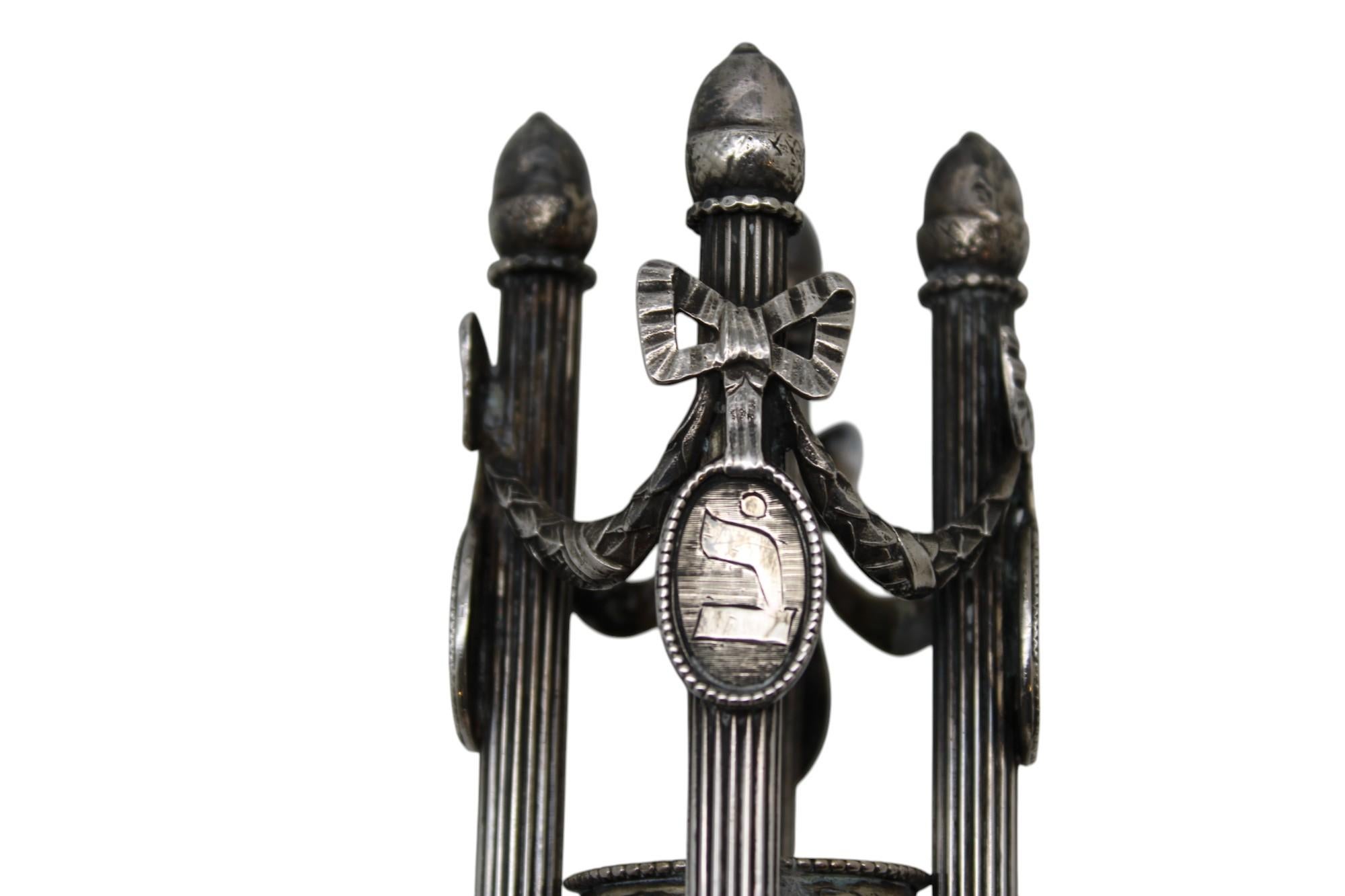 Nordamericano Compendio per Havdalah in argento attribuito a Peters Ehrenthal, circa anni '70 in vendita