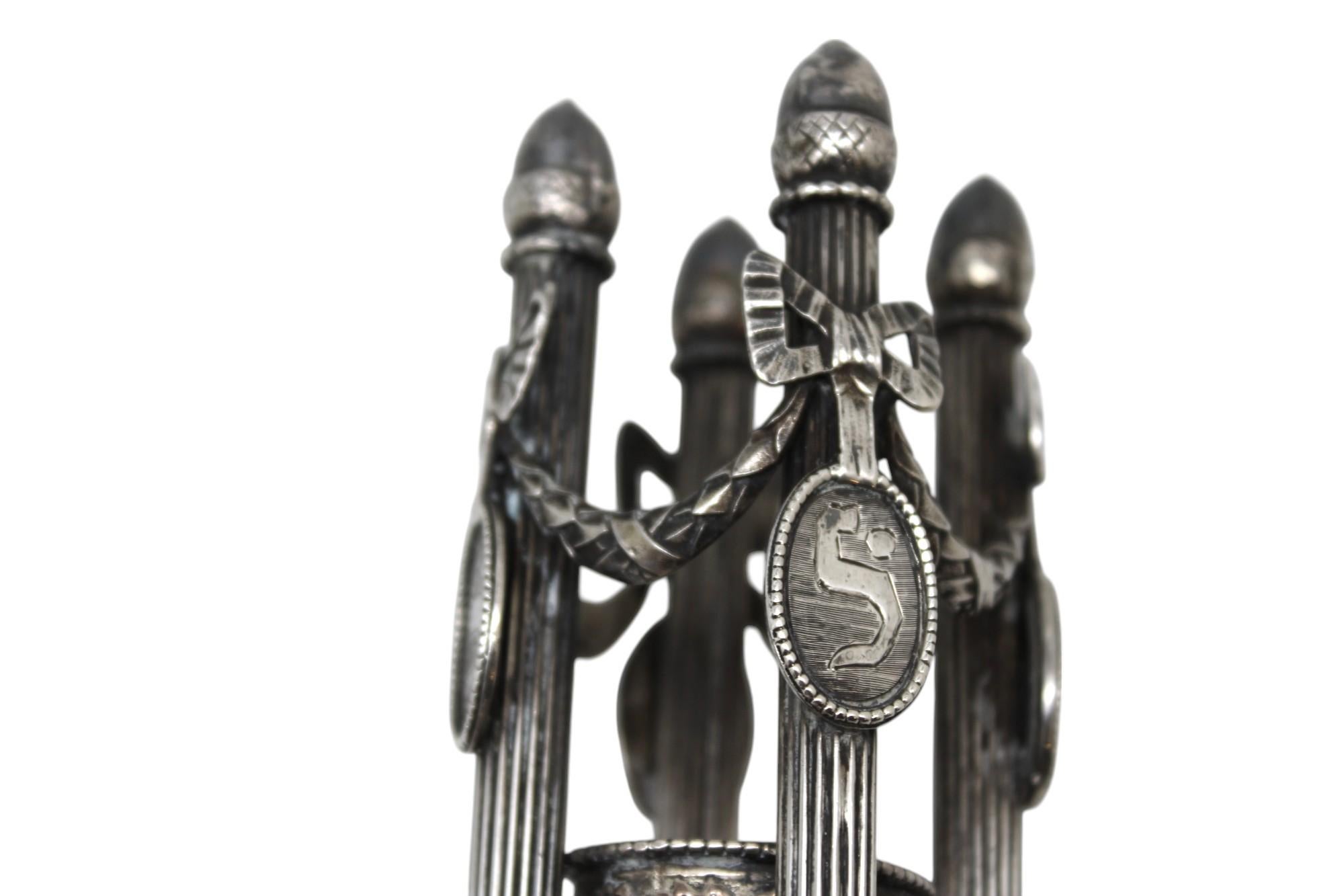 Fine XX secolo Compendio per Havdalah in argento attribuito a Peters Ehrenthal, circa anni '70 in vendita