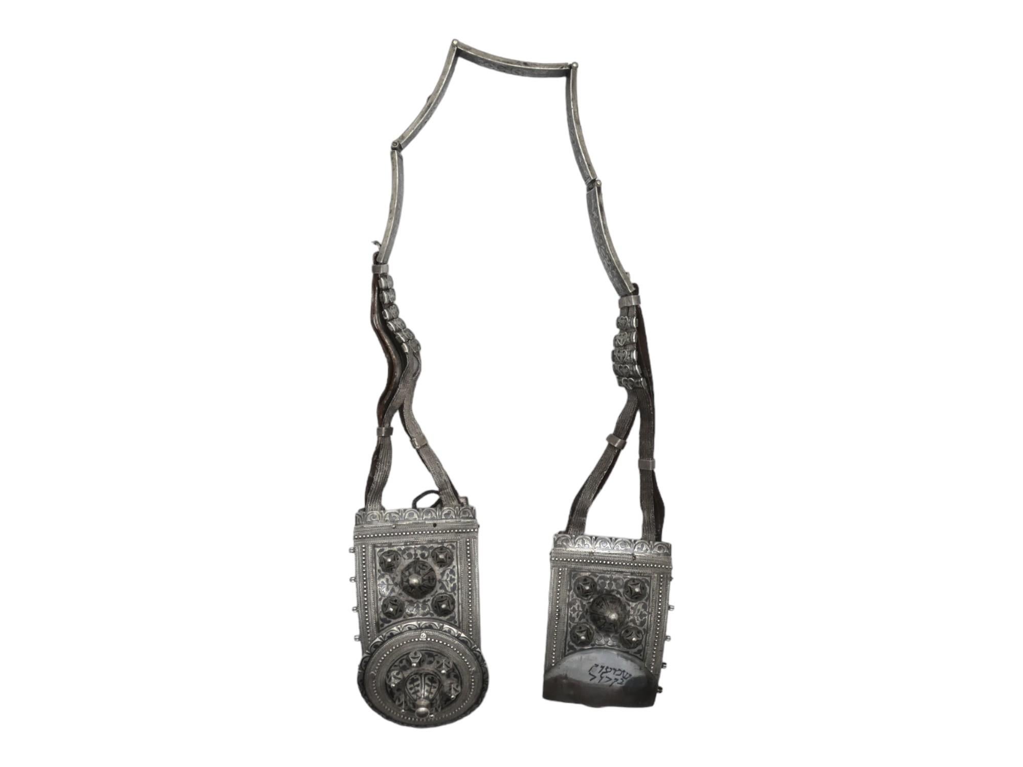 This traditional silver Kavkaz belt from early 20th century Russia featuring a niello design is a highly valuable and culturally significant piece. The Kavkaz region, encompassing the Caucasus area, has a rich history of intricate metalwork and