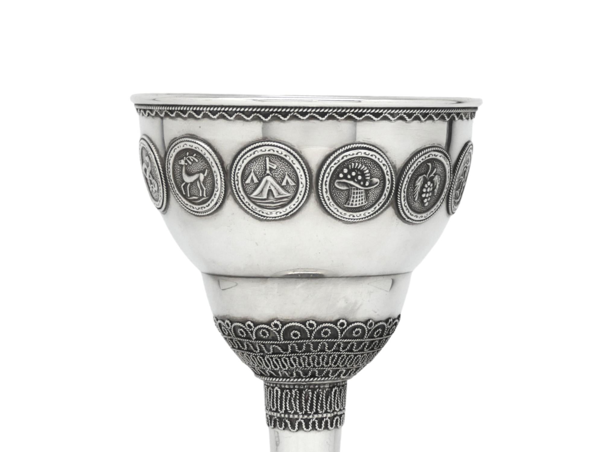 XX secolo Un calice Kiddush in argento di Avishai in vendita