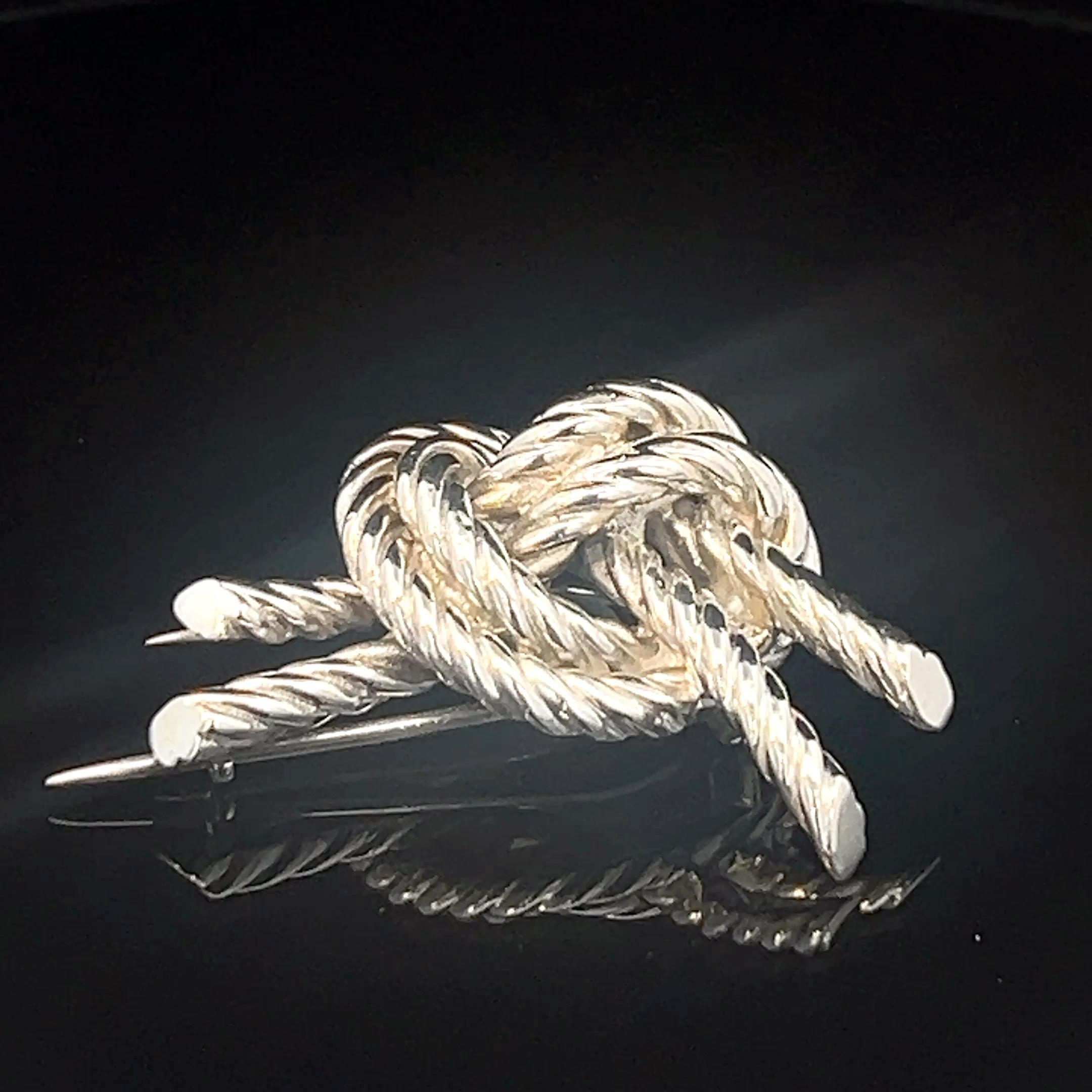 A silver knot brooch by Hermès For Sale 1