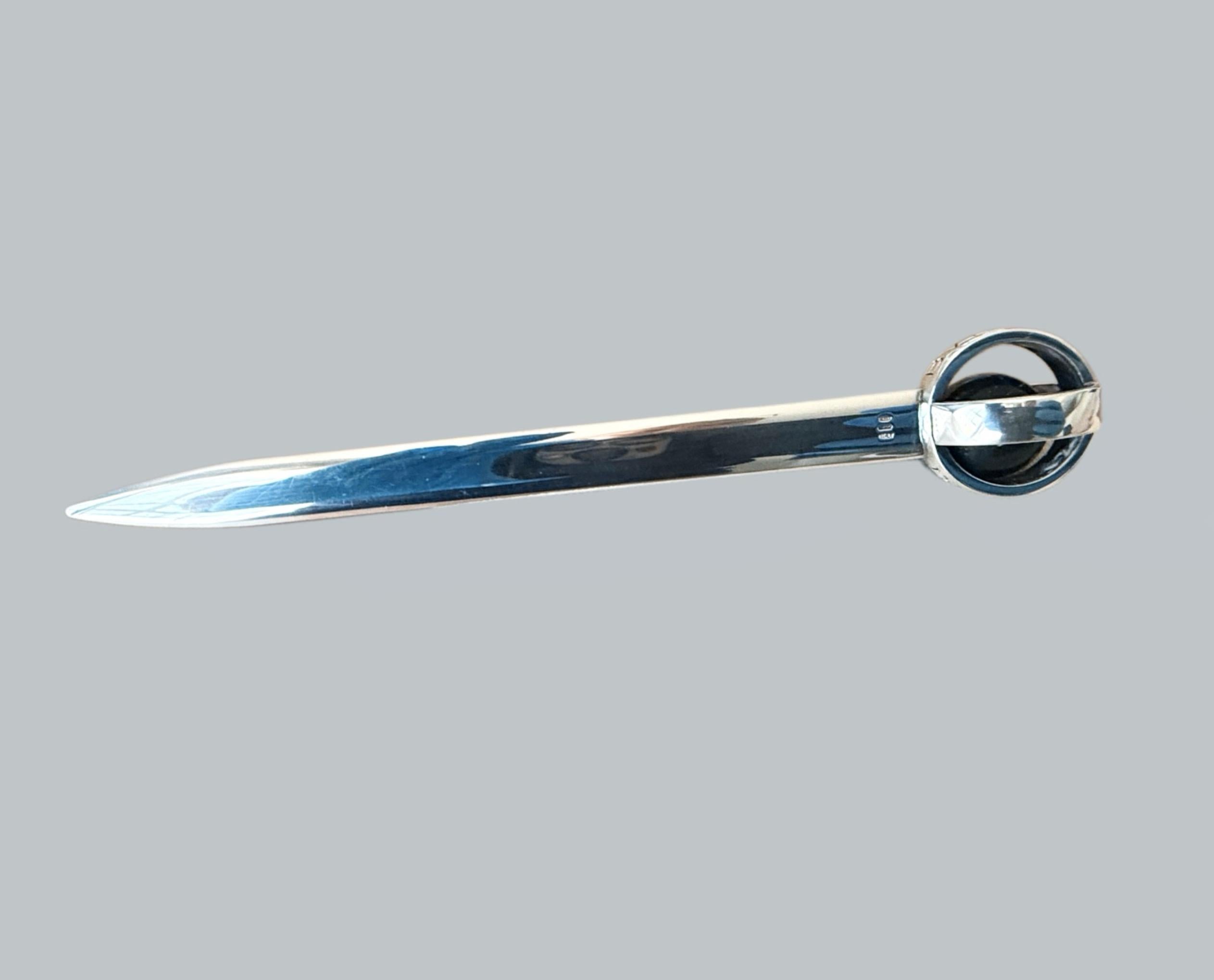 Argent Coupe-papier en argent avec détails en onyx par Bulgari, 20e siècle en vente