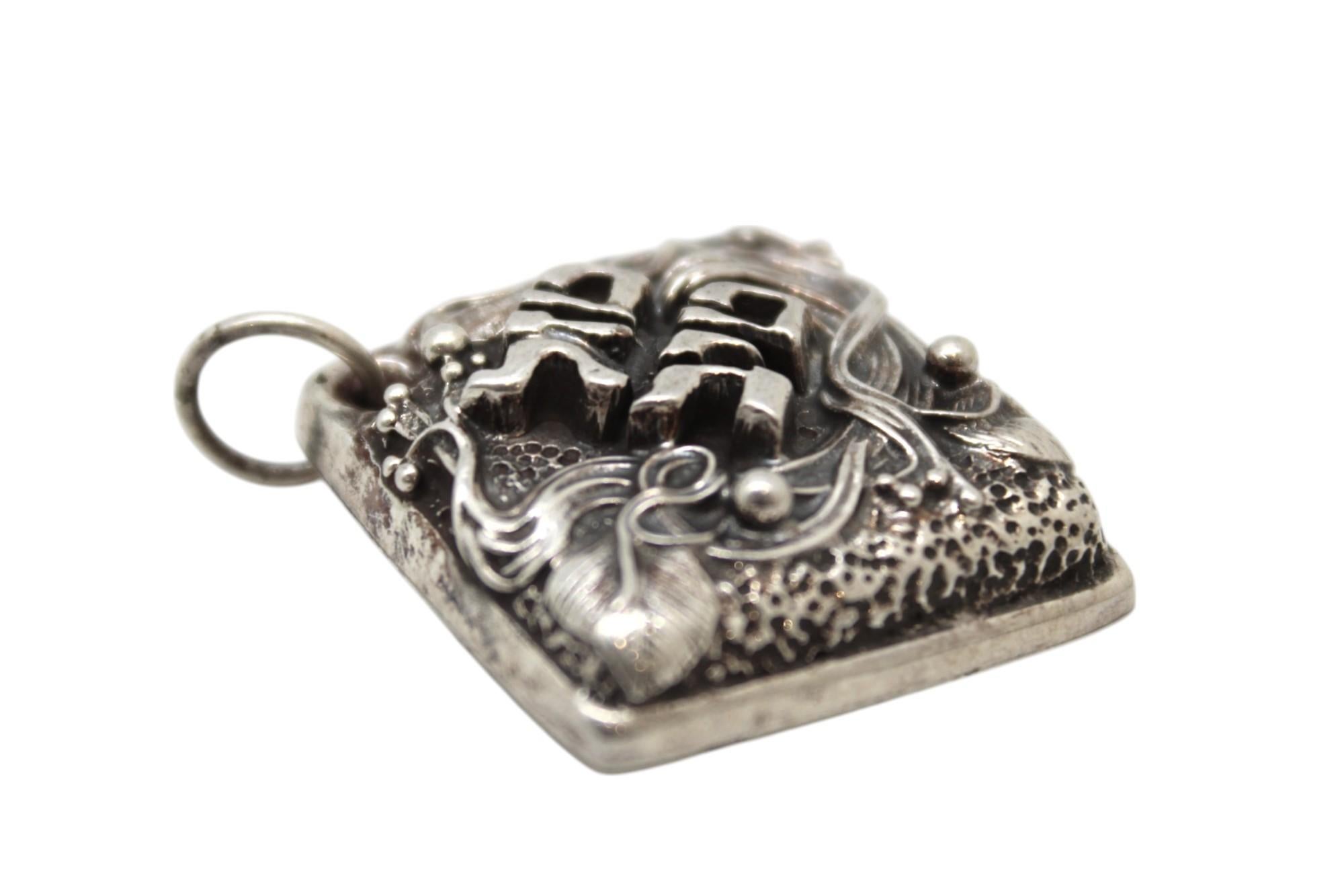 Silber-Mazel-Tov-Anhänger, Henryk Winograd, Judaica, New York, 20. Jahrhundert (amerikanisch) im Angebot