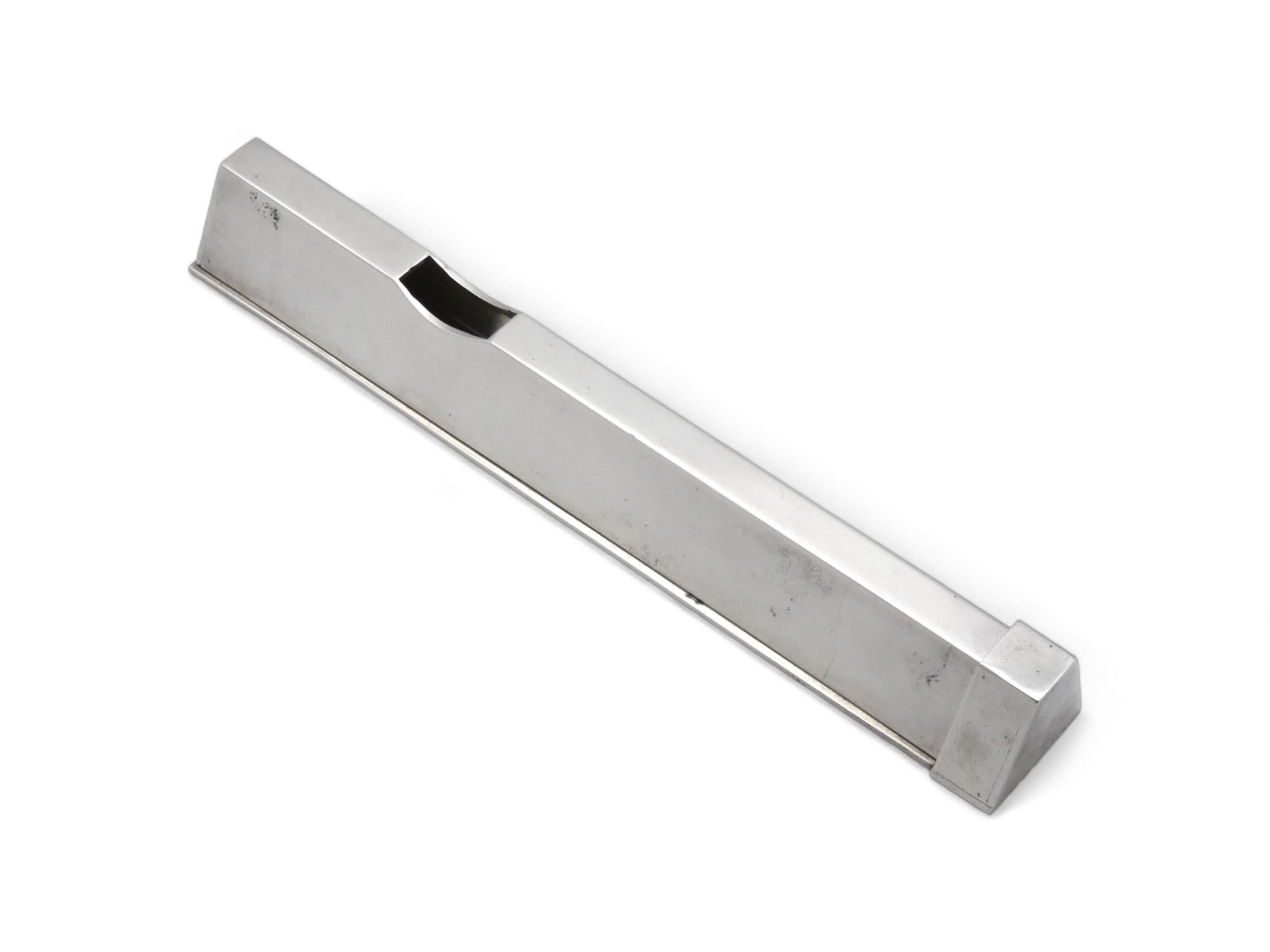 Mid-Century moderno Un astuccio per Mezuzah in argento di David Heinz Gumbel Jerusalem, circa 1950 in vendita