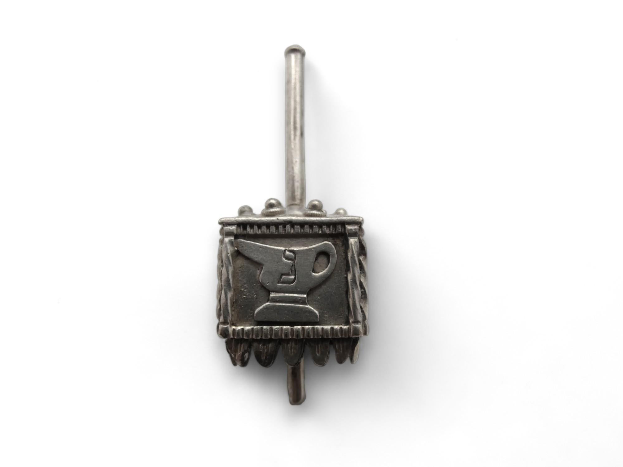 XX secolo Un Dreidel moderno in argento, 20° secolo in vendita