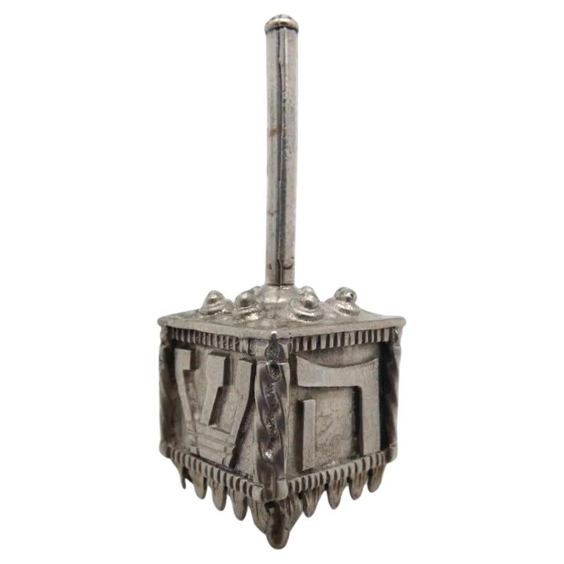 Un Dreidel Moderno de Plata, Siglo XX