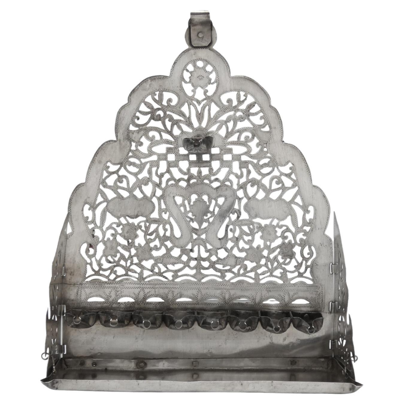 Lámpara de Hanukkah norteafricana de plata, circa 1900