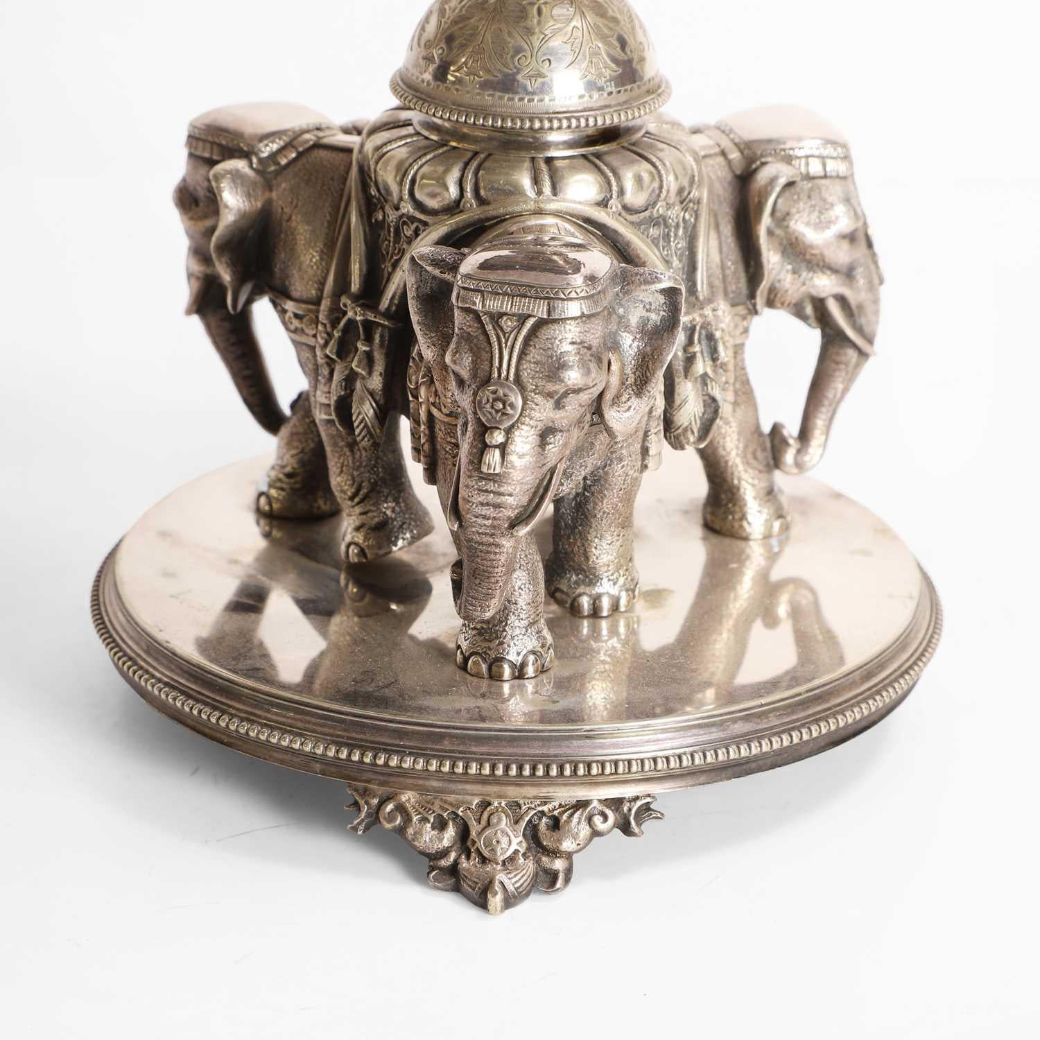 A silver-plated centrepiece, late 19th Century In Good Condition For Sale In London, GB