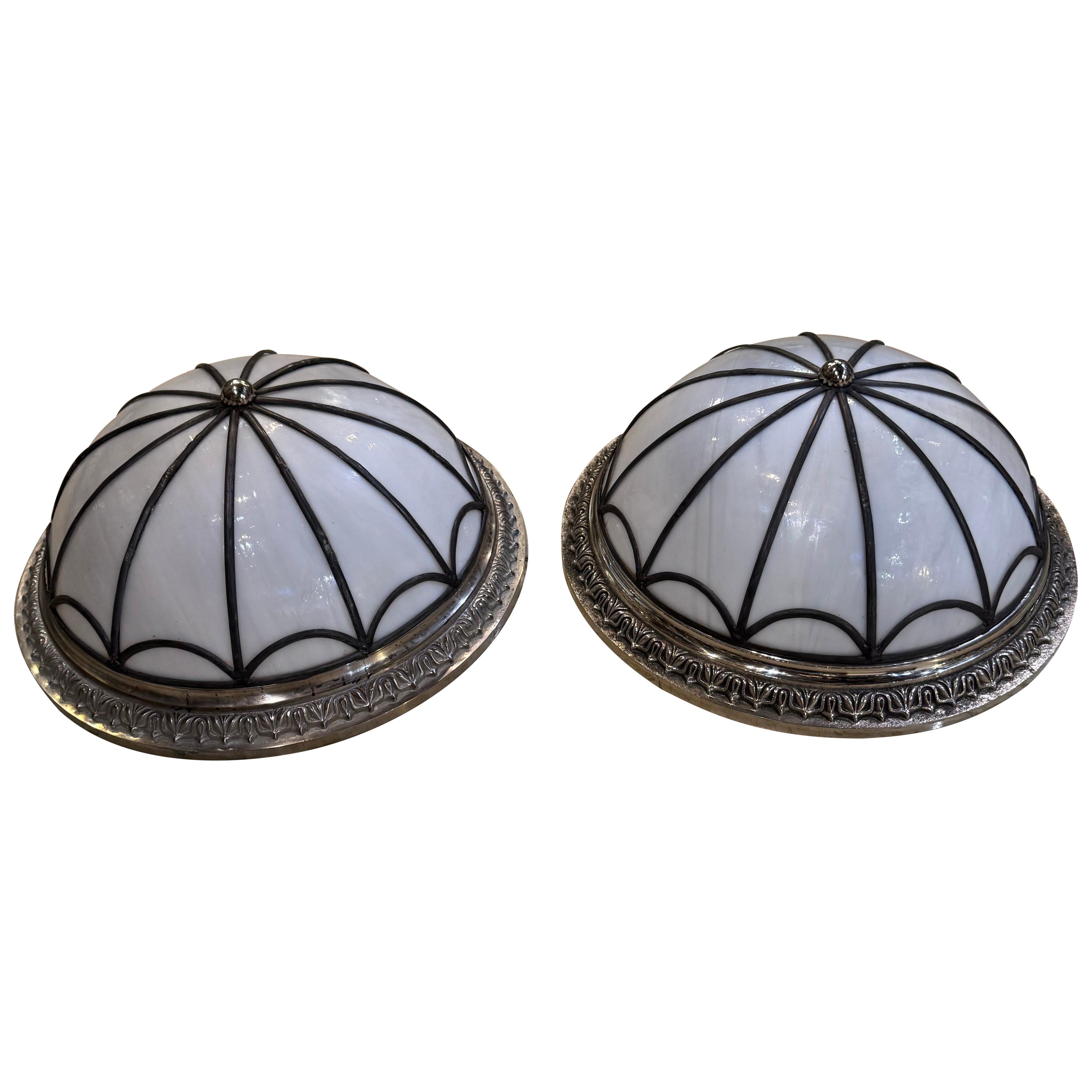 Una lampada placcata in argento in vendita