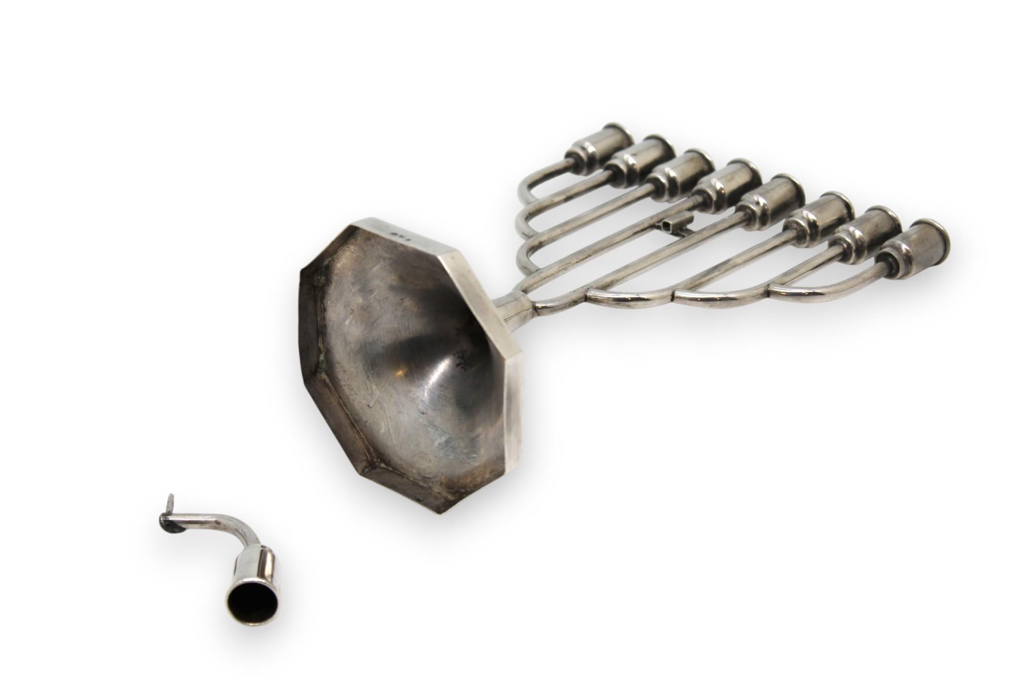 Moderno Lampada Hanukkah polacca in argento, circa 1920 in vendita
