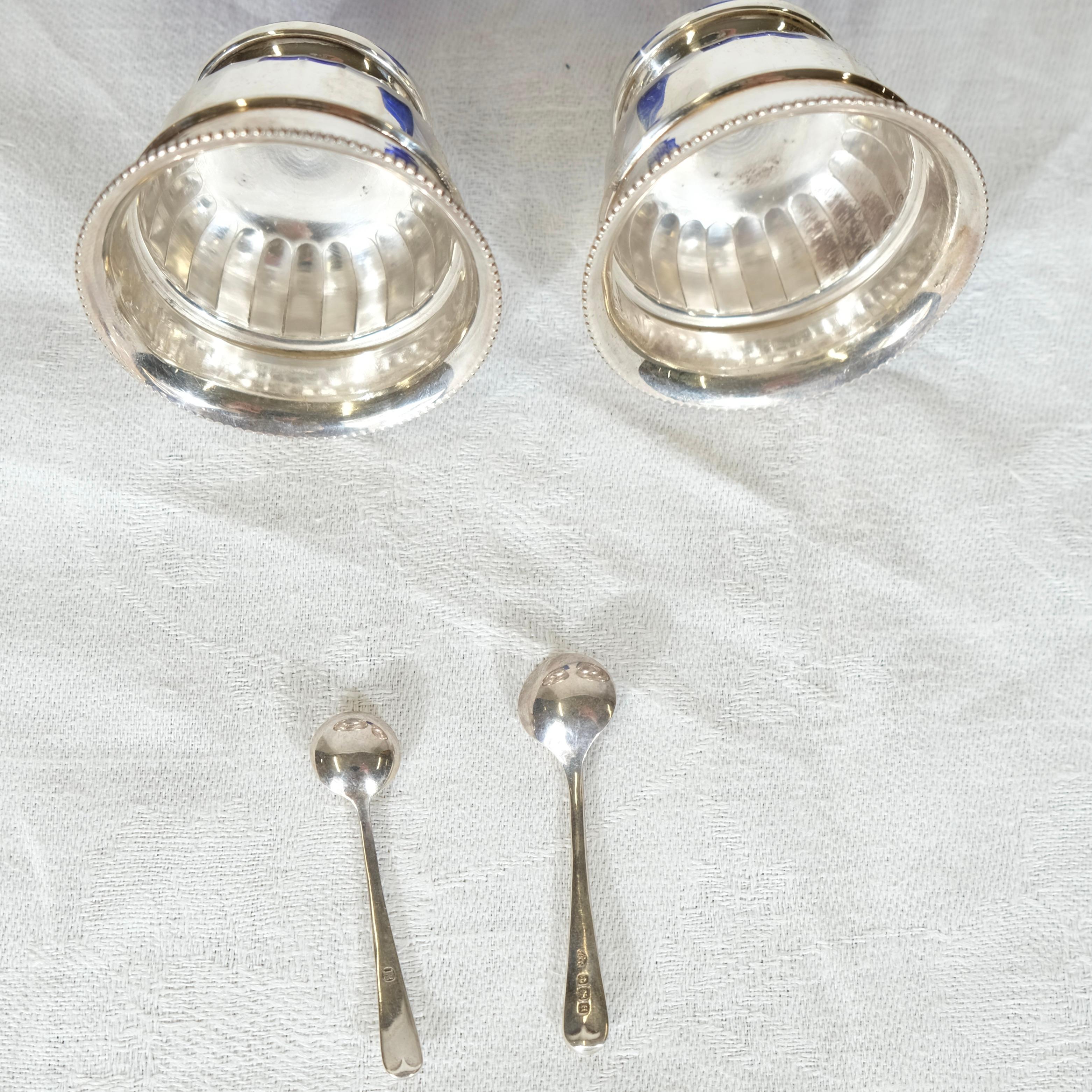 Un service en argent pour le sel, le poivre et la moutarde, etc. The 1932 by the Adie Brothers en vente 8