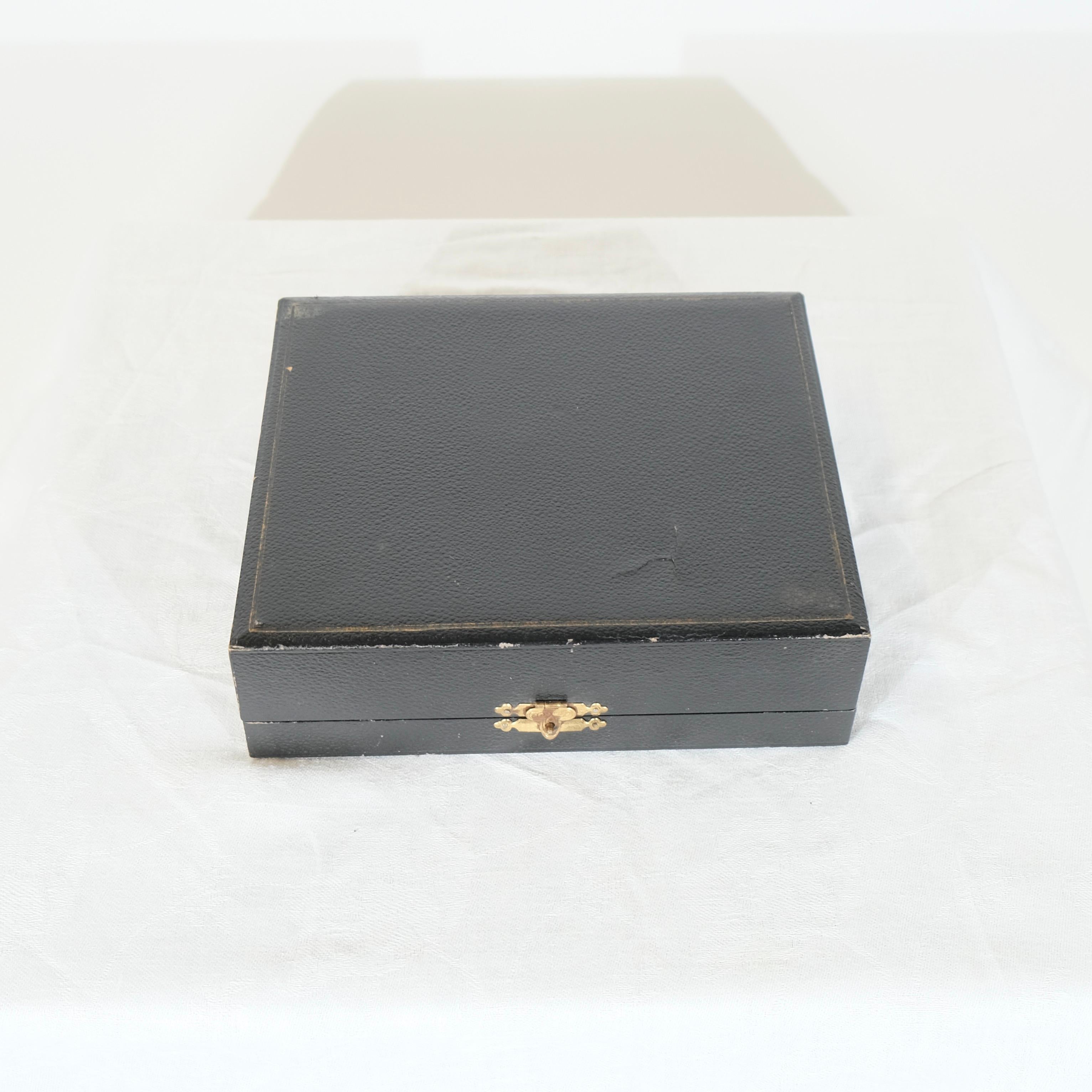 Un service en argent pour le sel, le poivre et la moutarde, etc. The 1932 by the Adie Brothers en vente 10