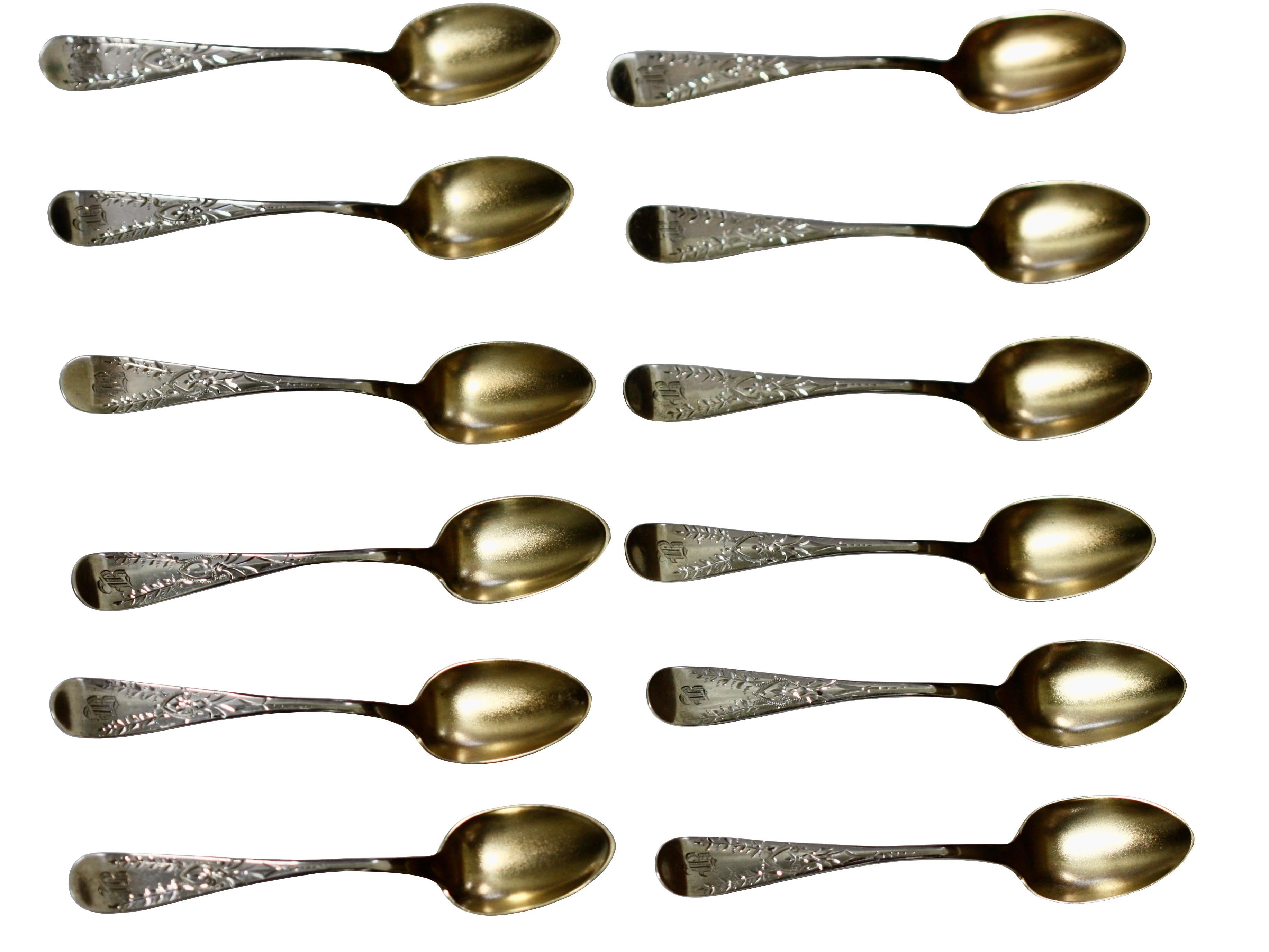 Juego de Plata de Doce Cucharas Demitasse en Estuche Americano, Siglo XX siglo XX en venta