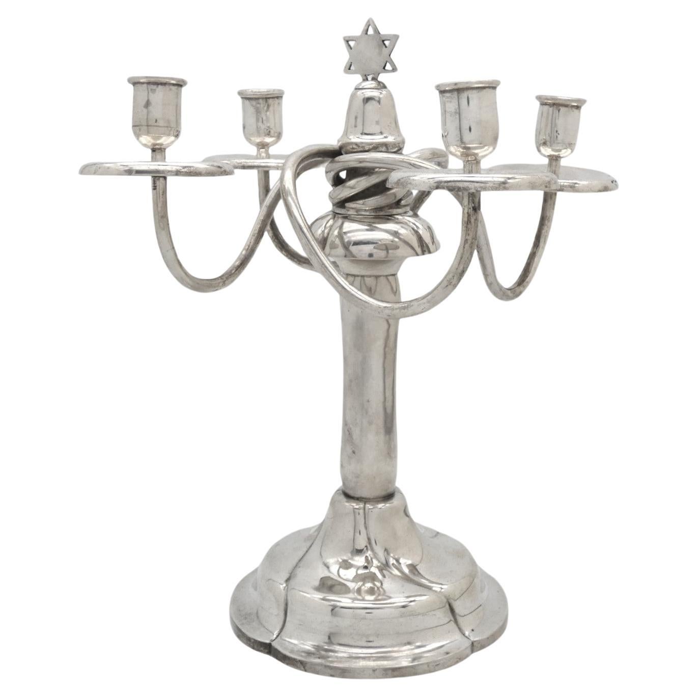 Un candelabro de plata para Shabat, Austria Circa 1925