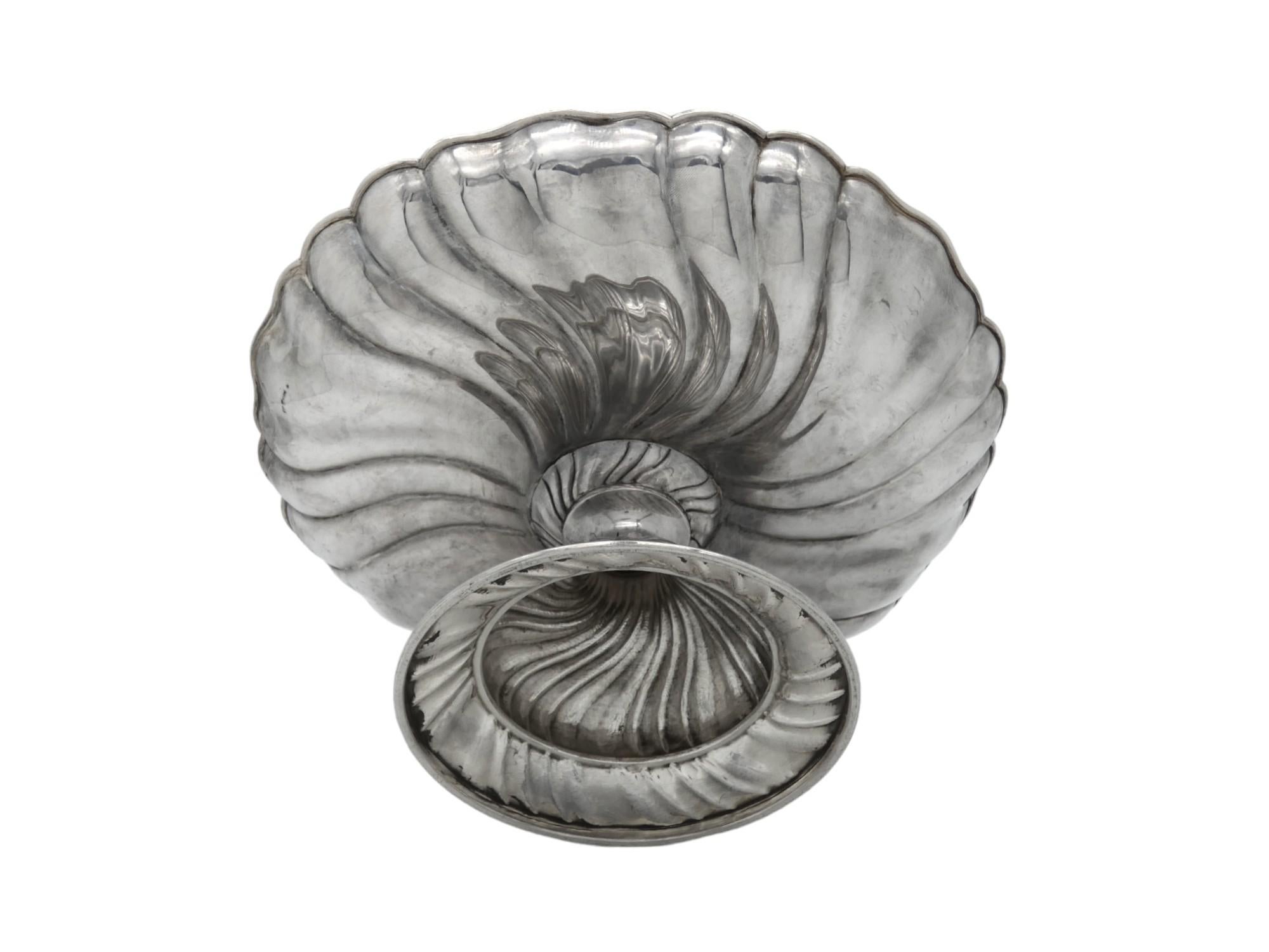 A Silver Tazza by Lazarus Posen Early 19th Century In Good Condition For Sale In New York, NY
