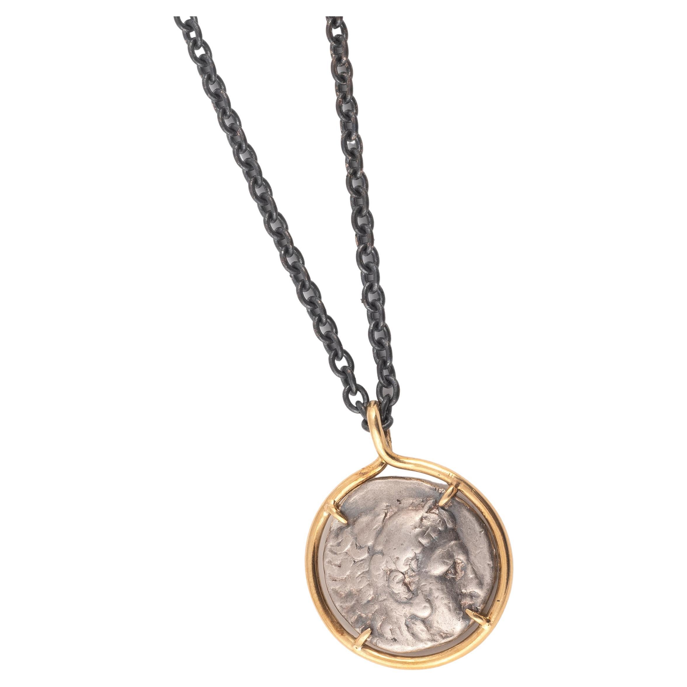  A Silver Tetradrachm Of Alexander The Great Set In 18ct Gold Pendant 336-323 BC In Excellent Condition In Firenze, IT