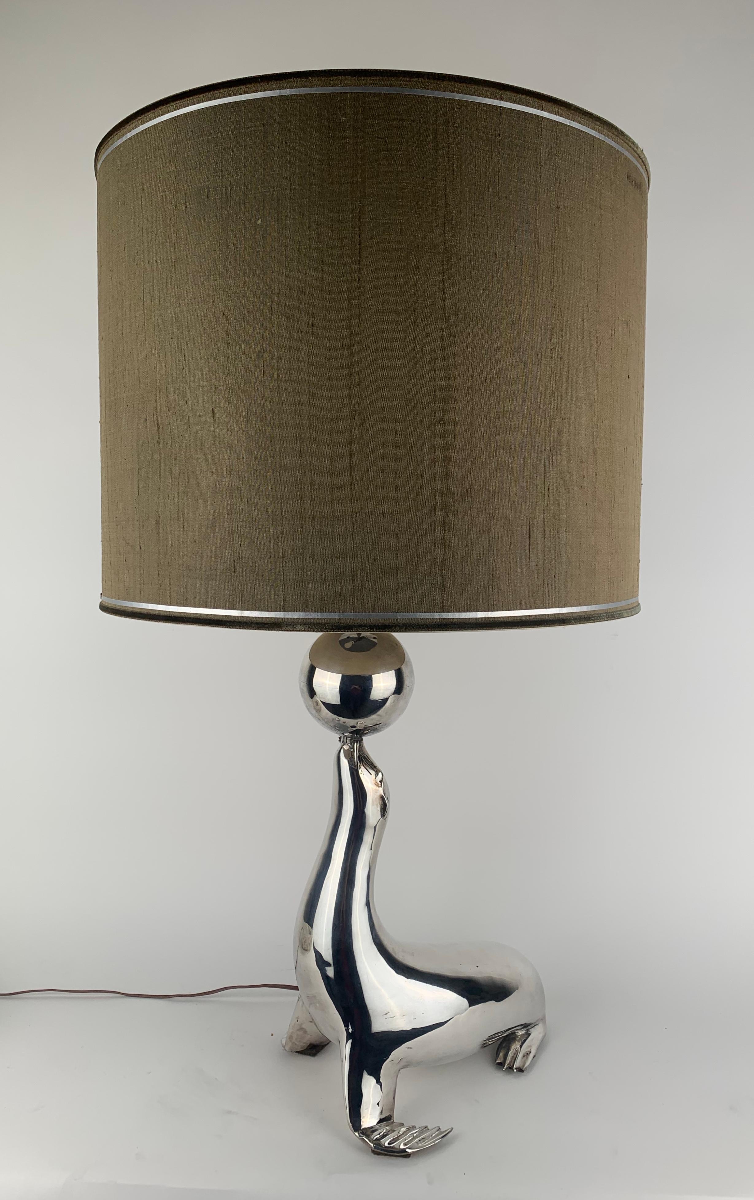 Hand-Crafted A silvered seal as a table lamp For Sale