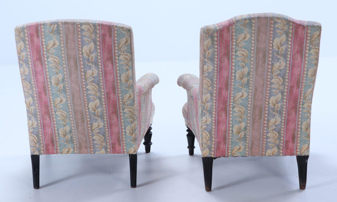 A similiar pair of French Napoleon III library chairs circa 1860 For Sale 2