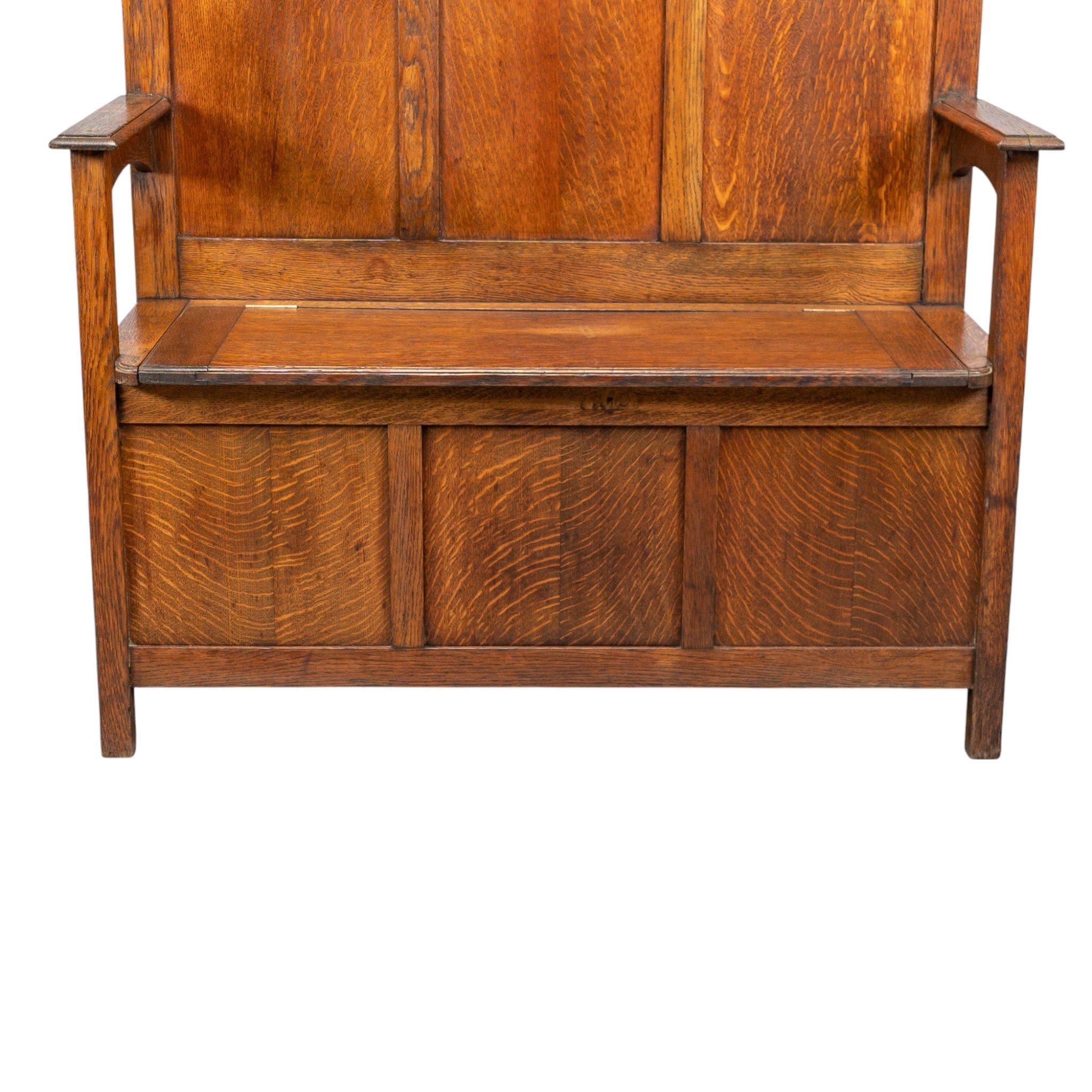 A Simple Arts & Crafts Oak Hall Seat im Angebot 4
