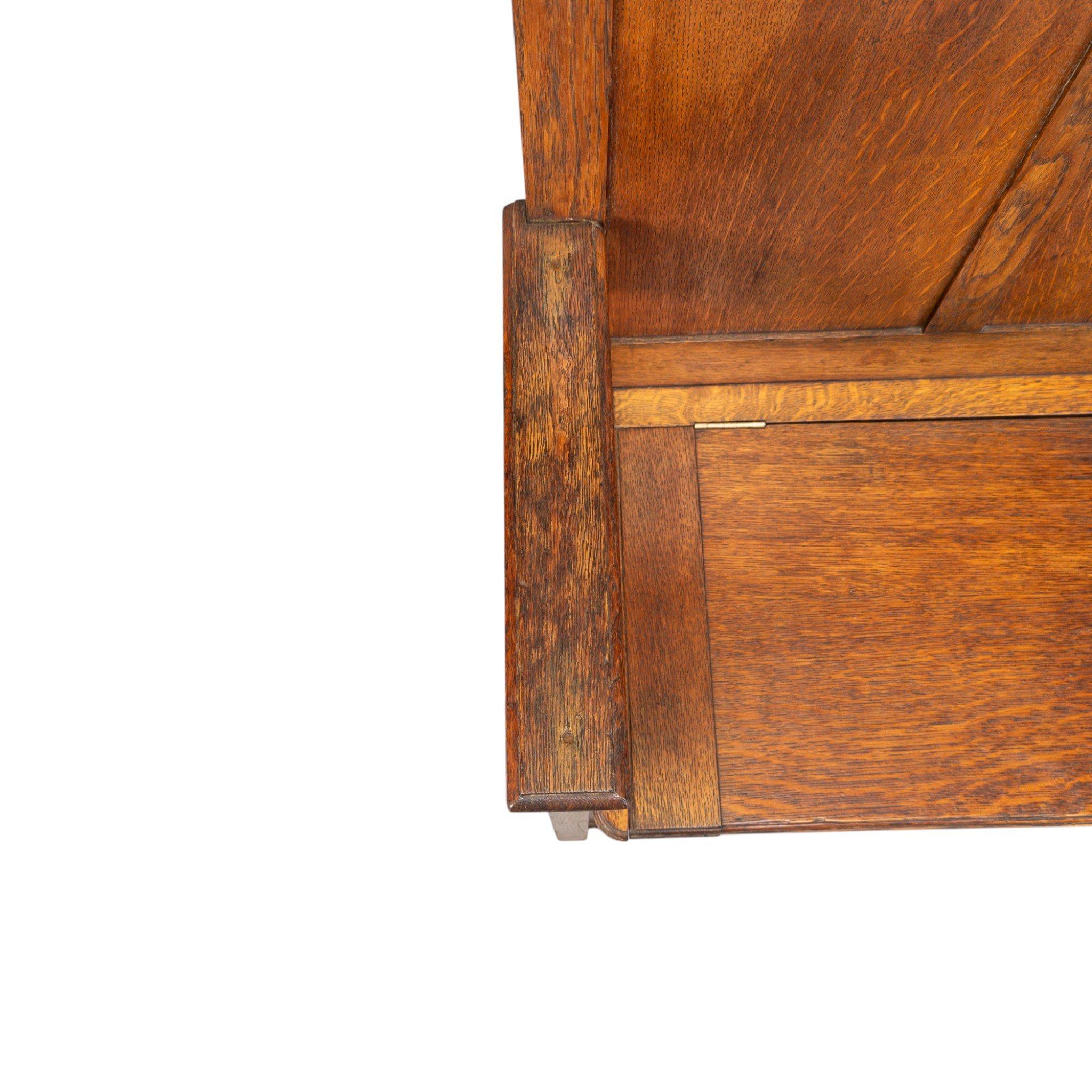 A Simple Arts & Crafts Oak Hall Seat im Angebot 7