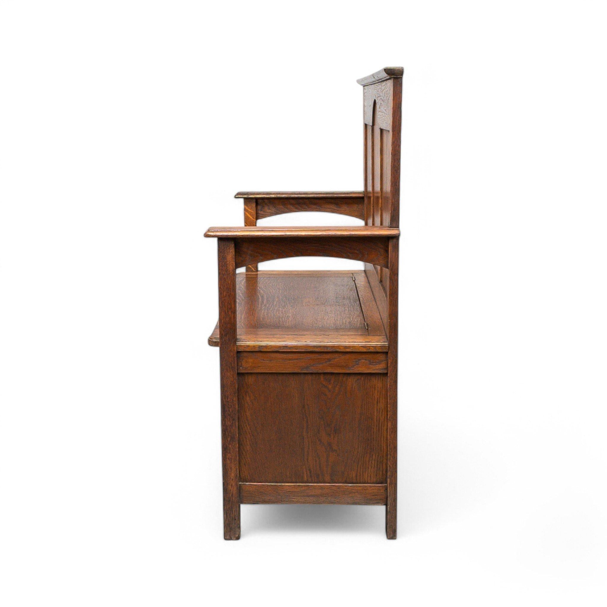 A Simple Arts & Crafts Oak Hall Seat (Handgefertigt) im Angebot