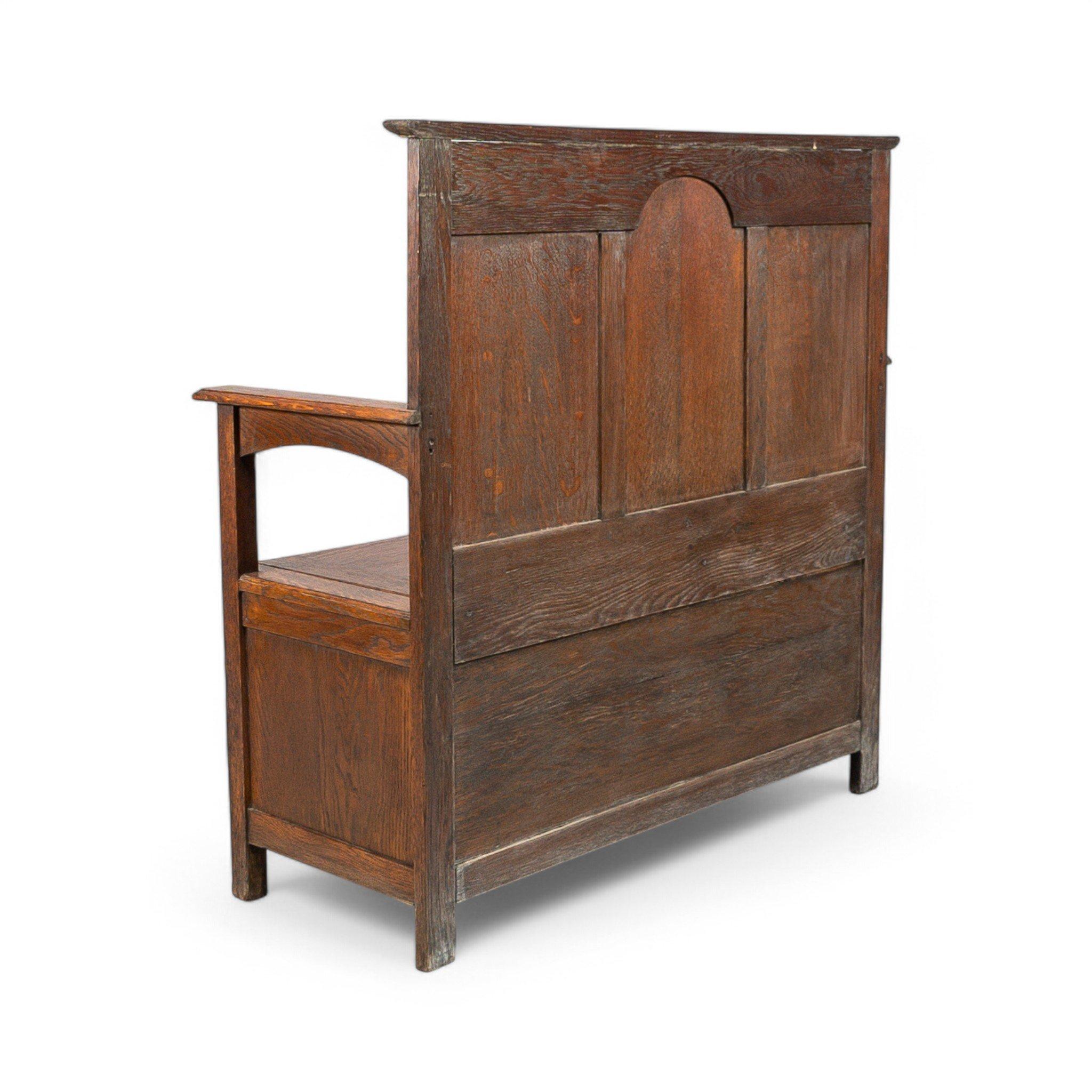 A Simple Arts & Crafts Oak Hall Seat im Zustand „Gut“ im Angebot in London, GB