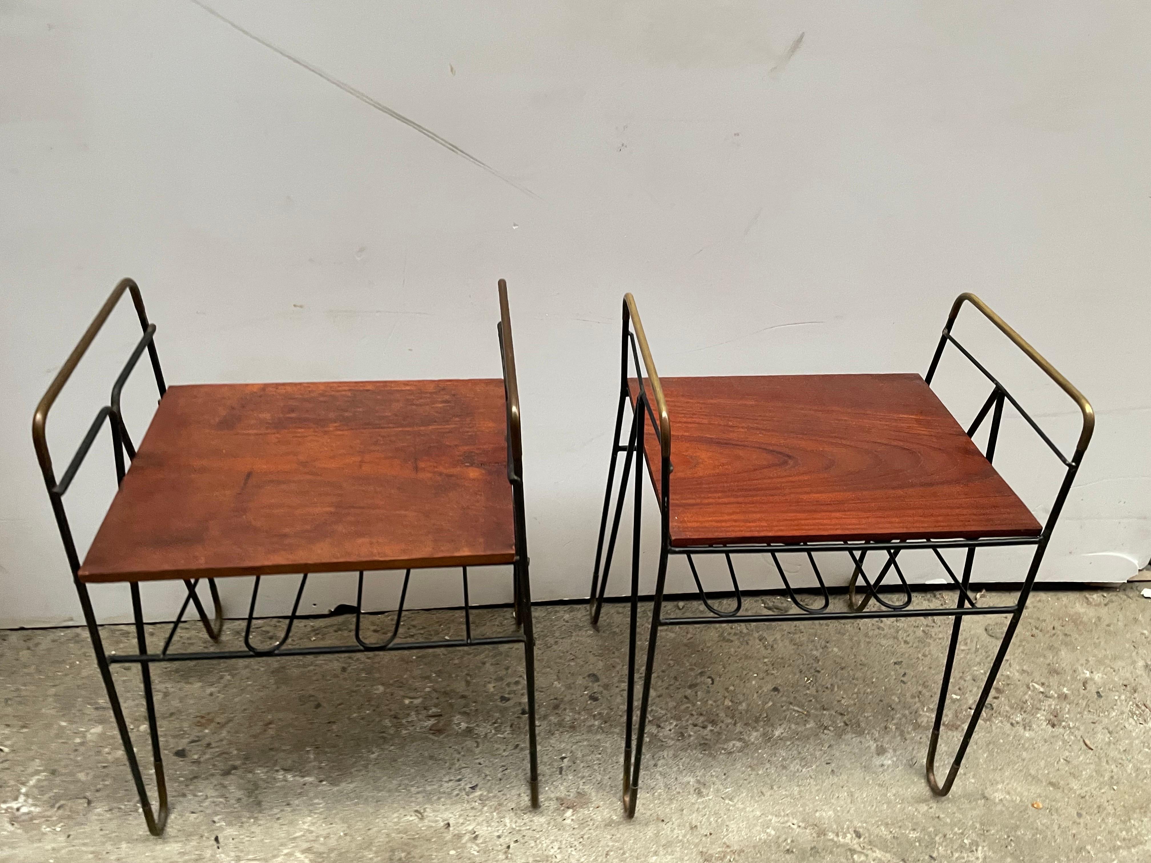 Ensemble danois simple de tables de nuit en mtal des annes 1960 en vente 1