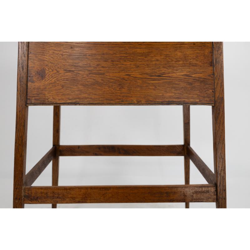 A simple oak oblong side or bedside table with a moulded edge to the top For Sale 5