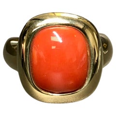 Vintage A simple yet bold statement ring done in high polished 18K yellow gold and cente