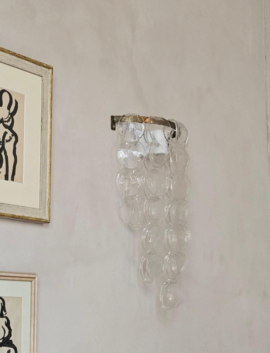Laiton Applique murale en verre de Murano des années 1960 en vente