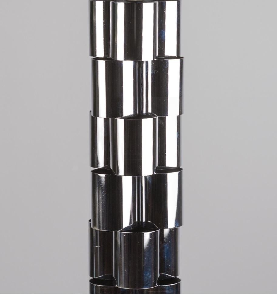 American Mid-Century Modern Vintage Chrome Table Lamp with Stacked Cylinders, Circa 1960s For Sale