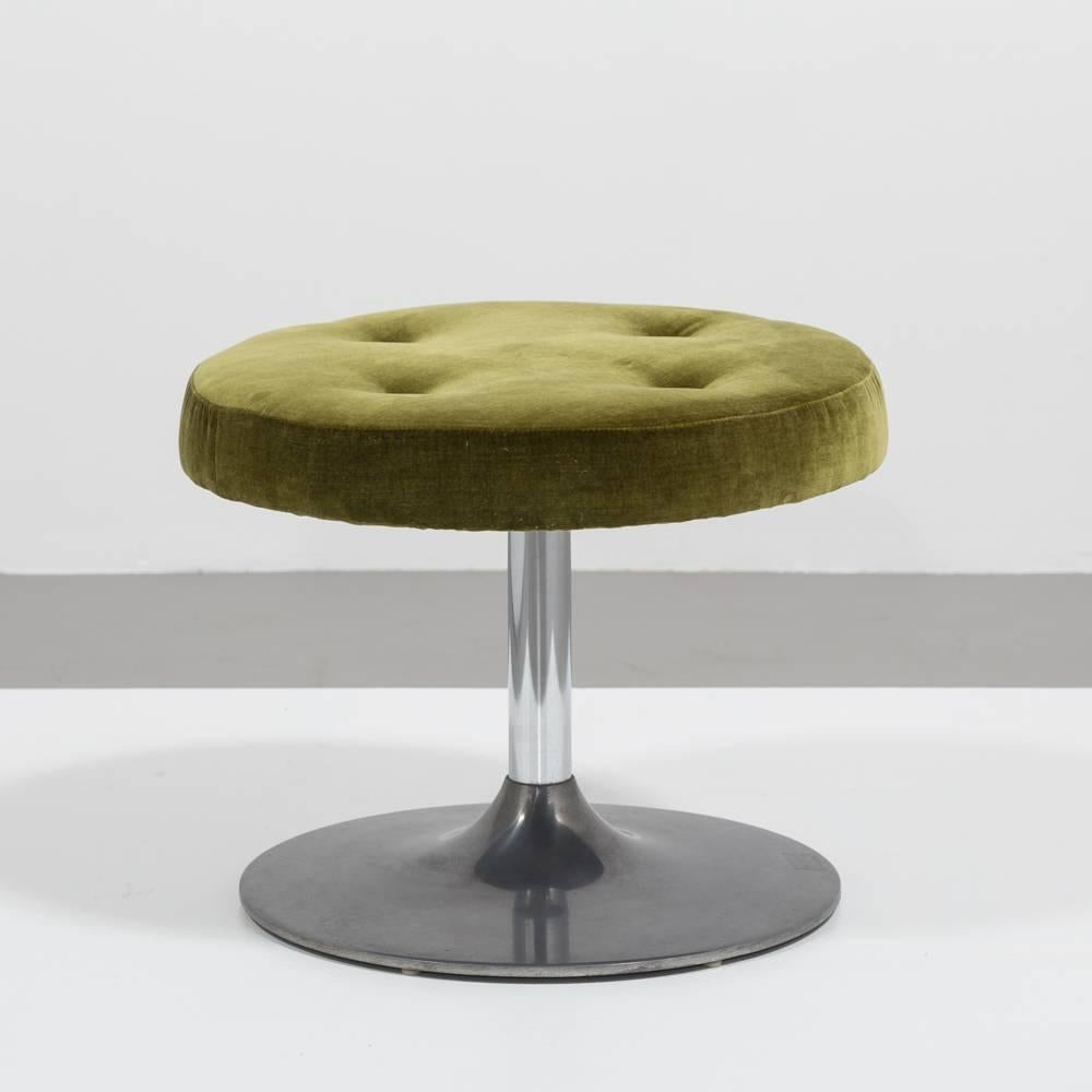 Mid-20th Century Single Circular Occasional Stool in the Manner of Saarinen, 1960s For Sale