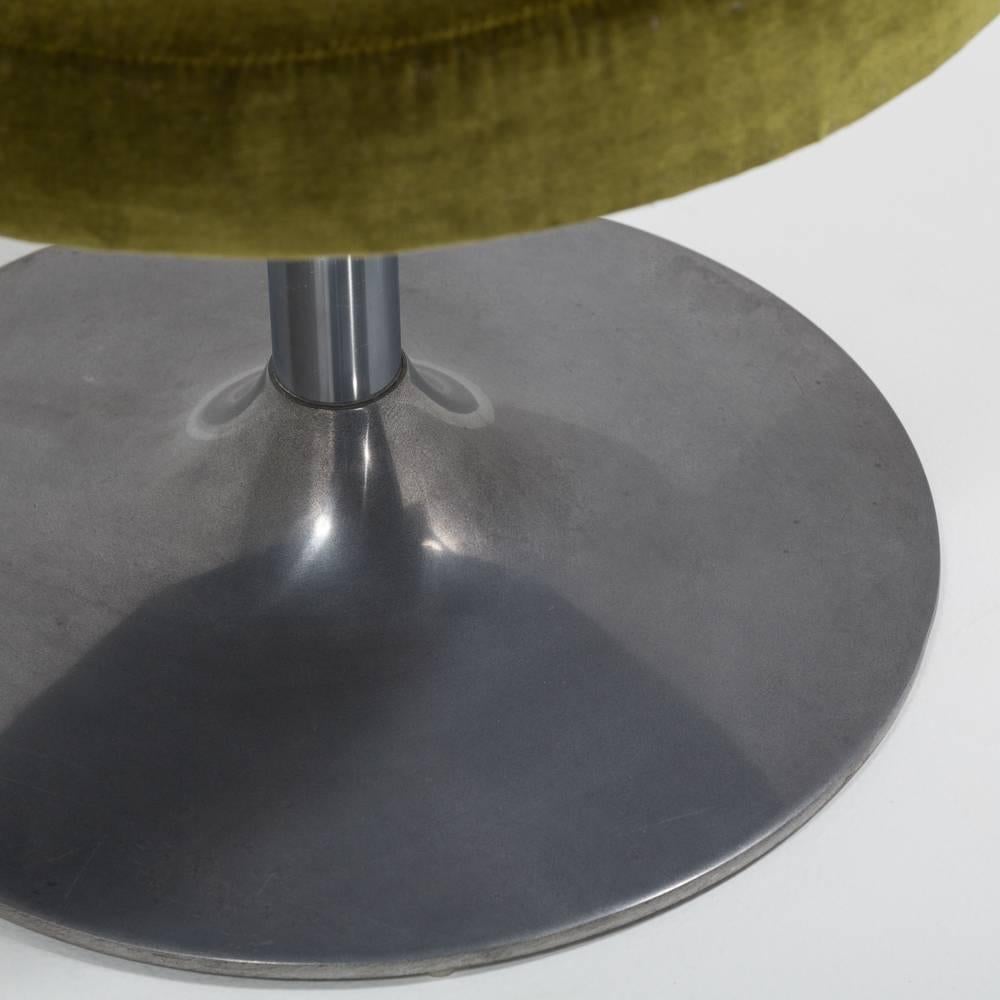 Velvet Single Circular Occasional Stool in the Manner of Saarinen, 1960s For Sale