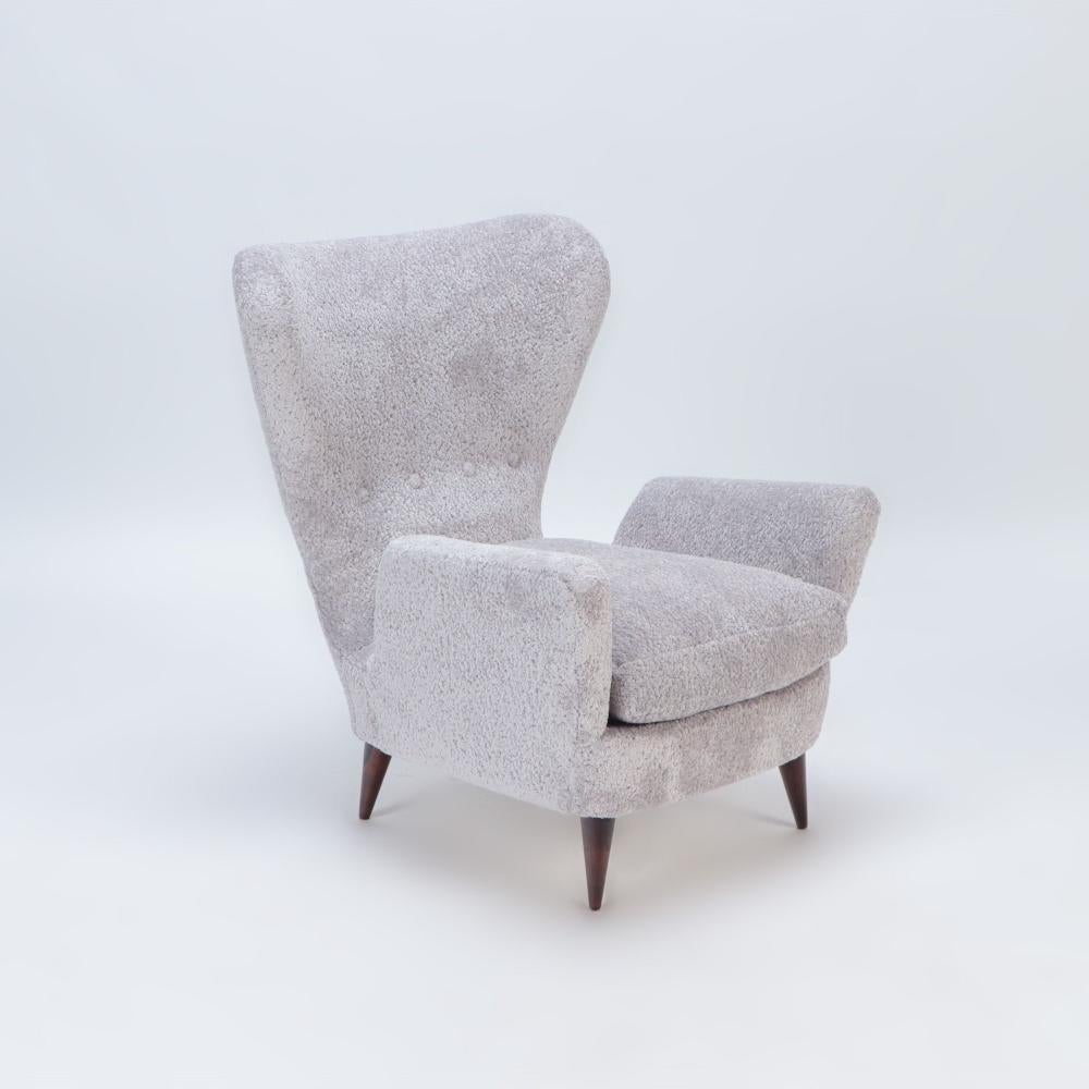 Mid-Century Modern A single Italian armchair by Paolo Buffa C 1950. For Sale
