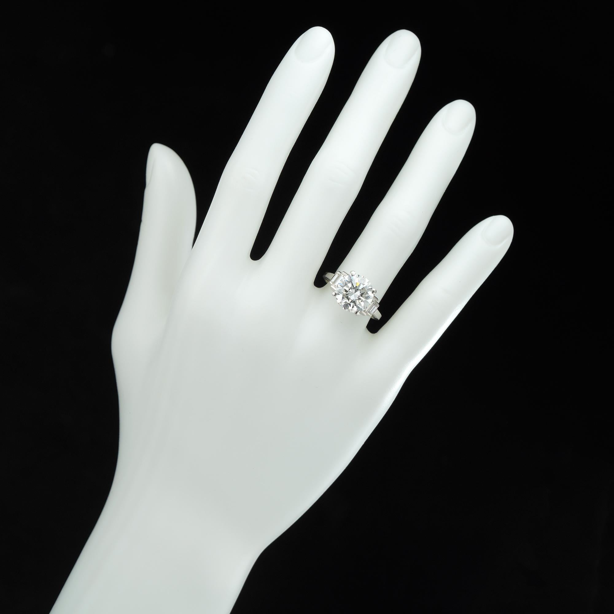 Brilliant Cut GIA Certified 3.98 Carat Solitaire Diamond Ring For Sale