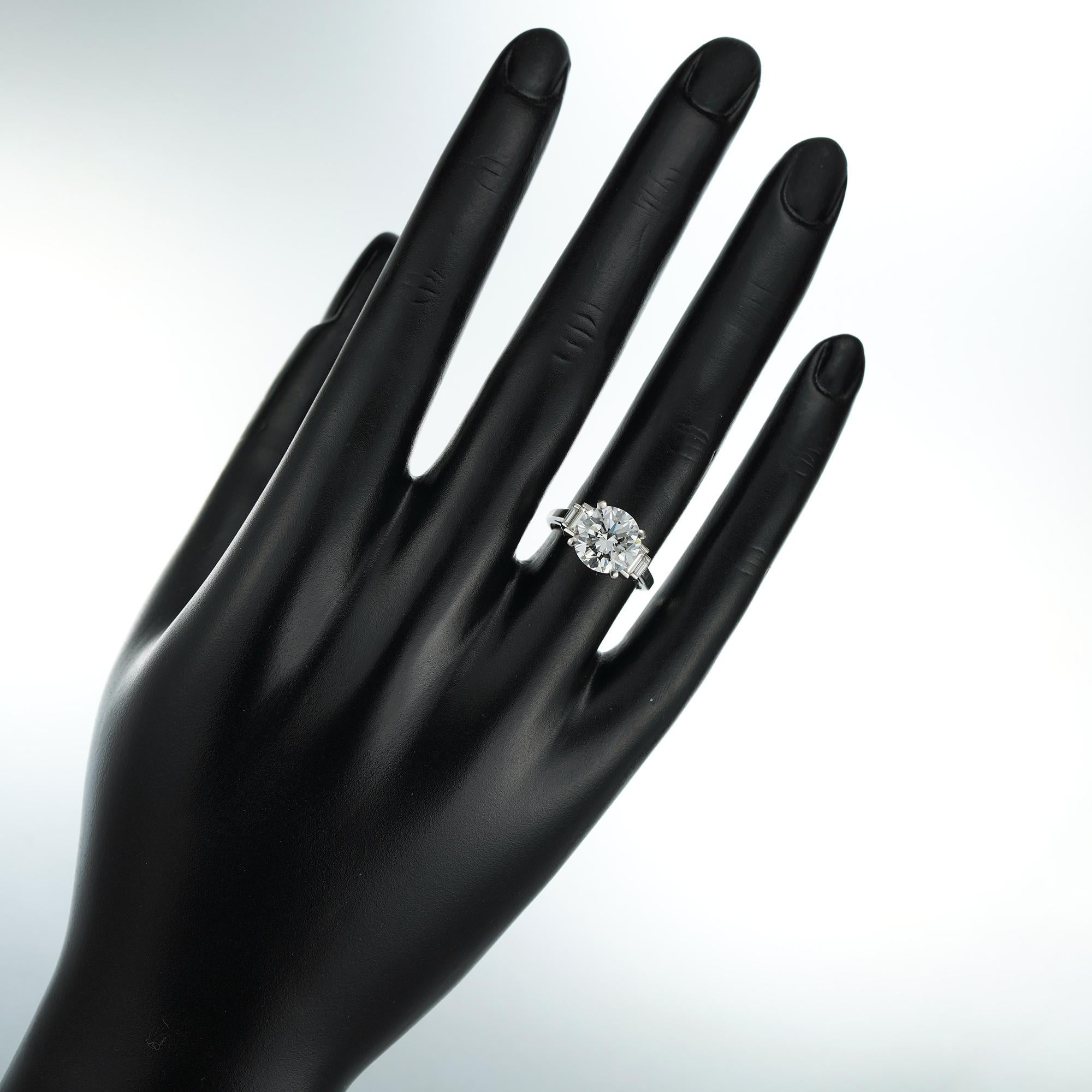 GIA Certified 3.98 Carat Solitaire Diamond Ring In Excellent Condition For Sale In London, GB