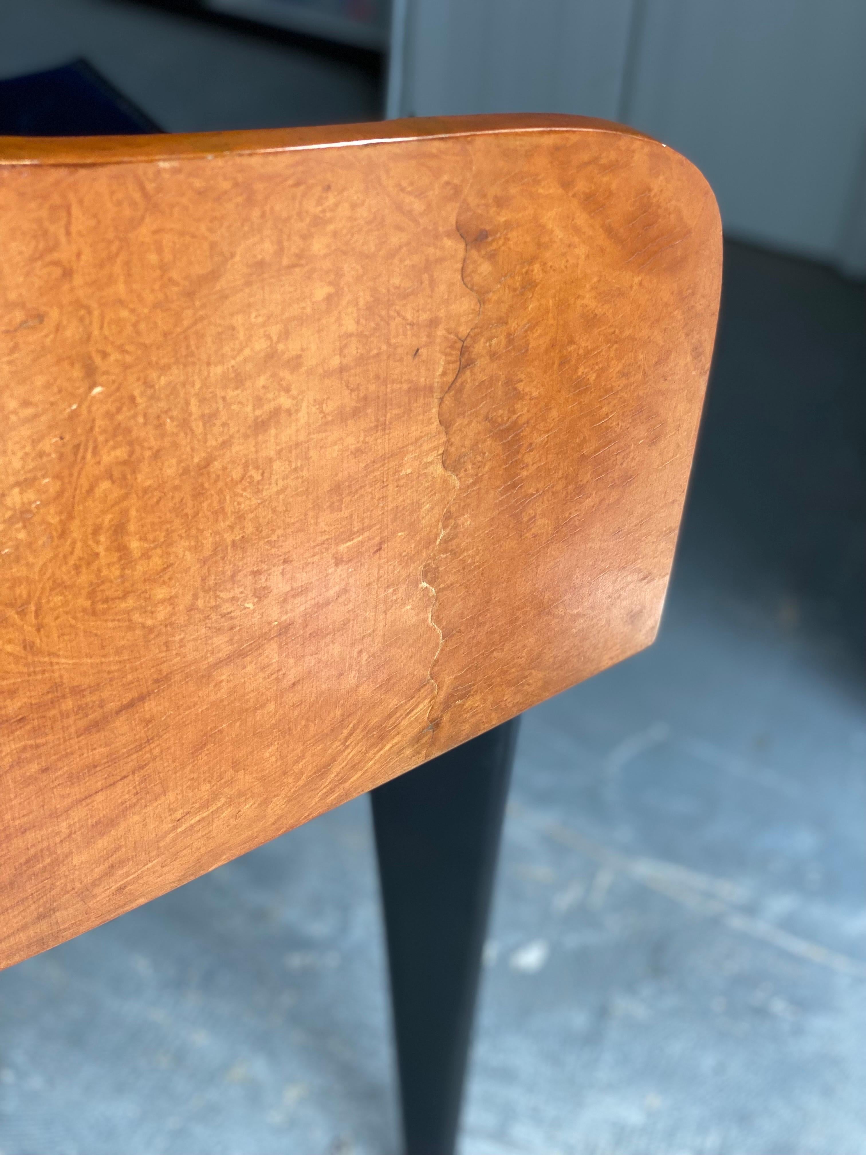 Ein einzelner Toscana-Stuhl entworfen von Piero Sartogo für Saporiti im Angebot 3