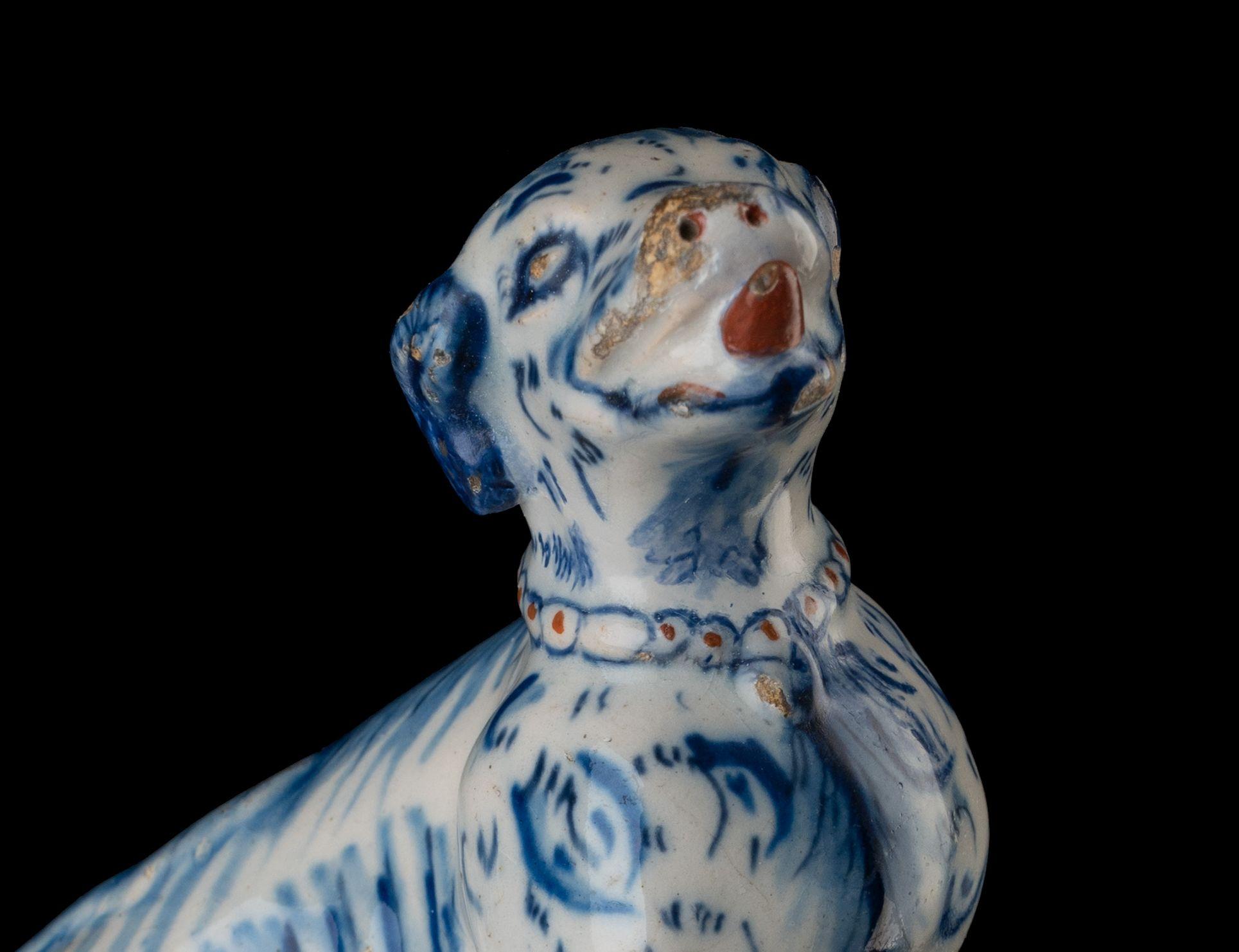 Sitting Dog, Delft, circa 1740 In Good Condition For Sale In Verviers, BE