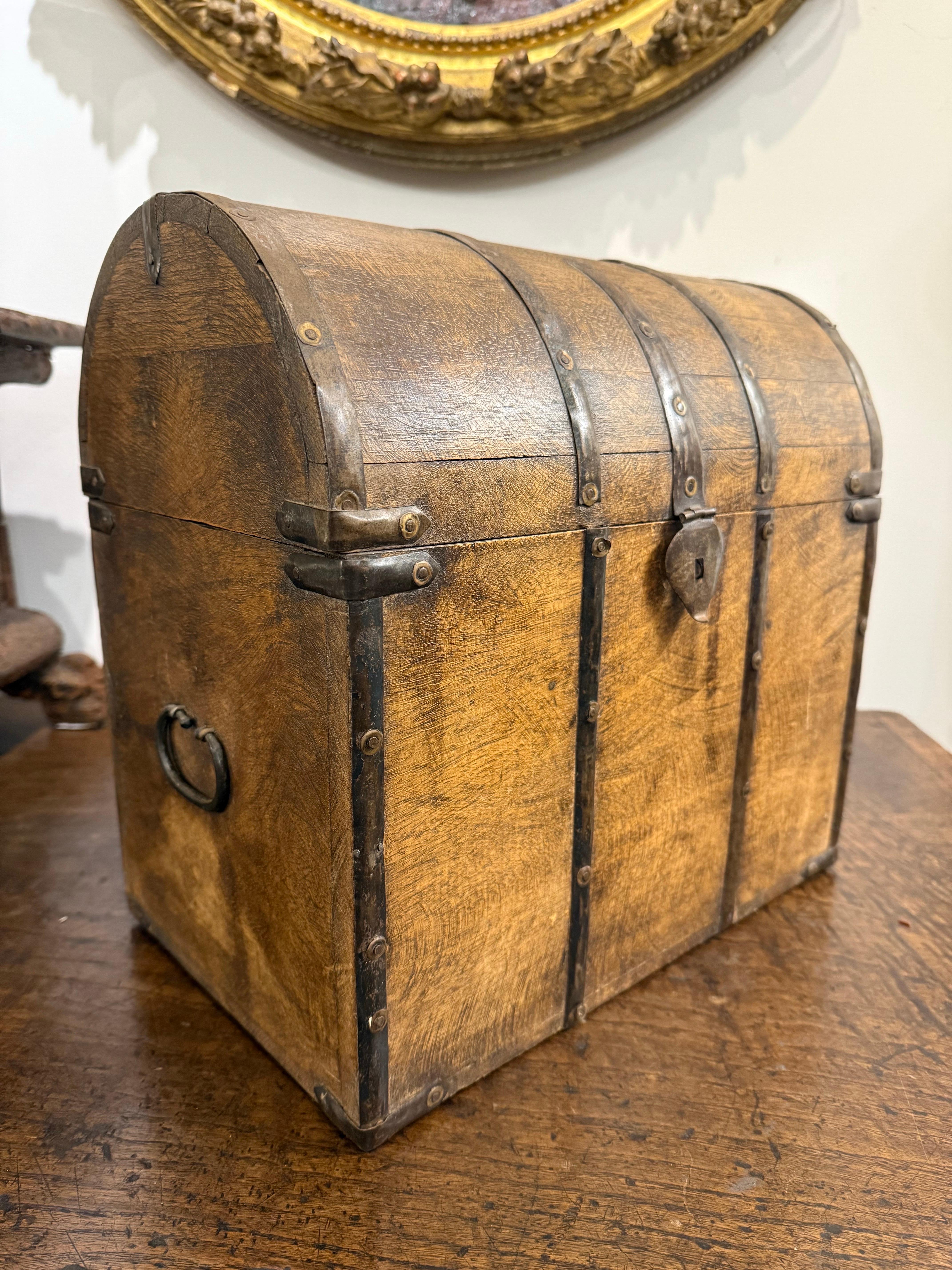 Hand-Crafted A Six Bottle Wine Chest, Early 20th Century For Sale